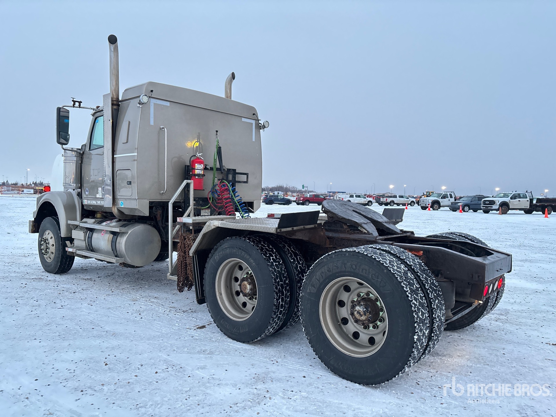 General Appearance with Foto, angolo posteriore sinistro