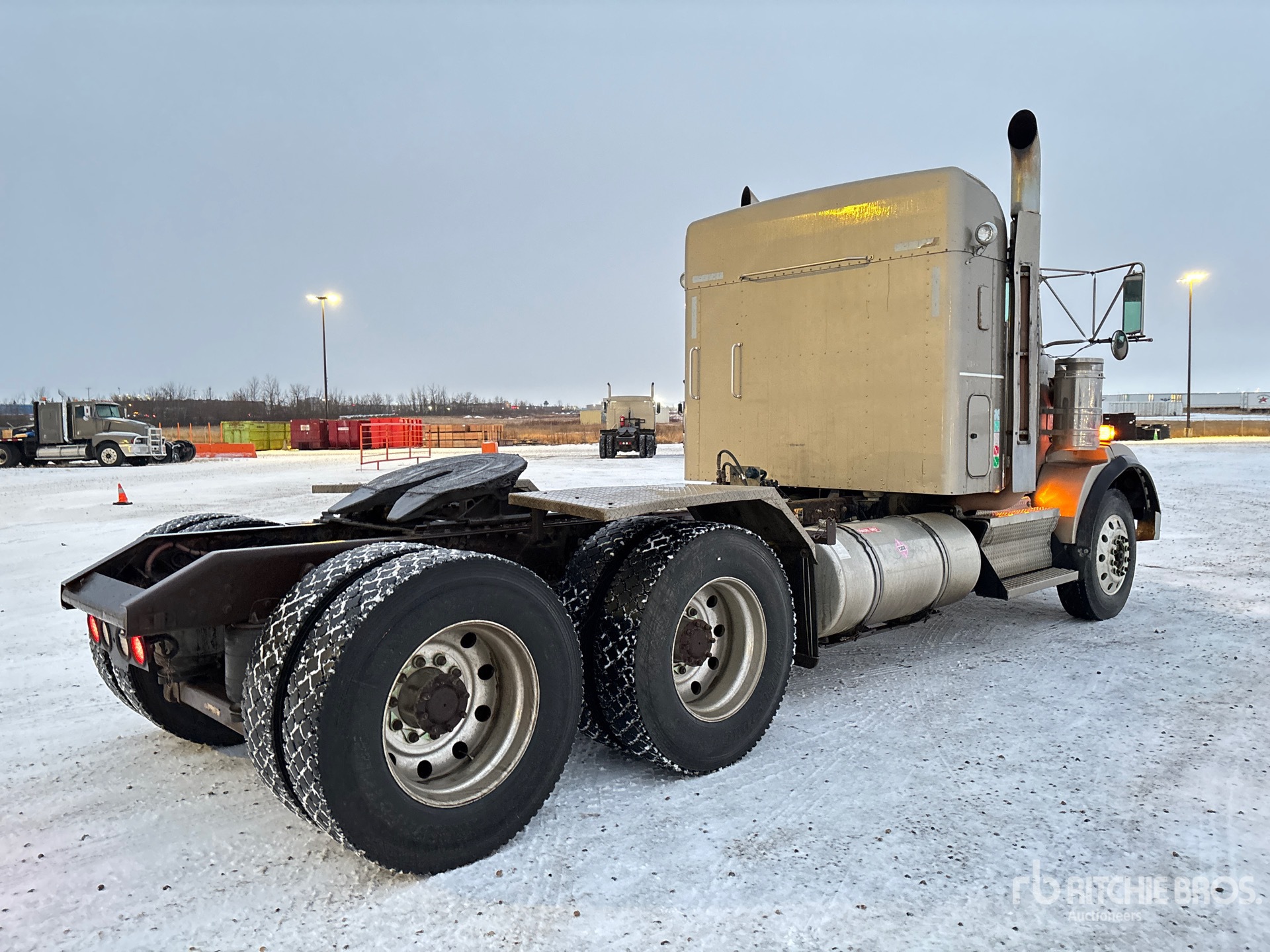 General Appearance with Foto, angolo anteriore sinistro