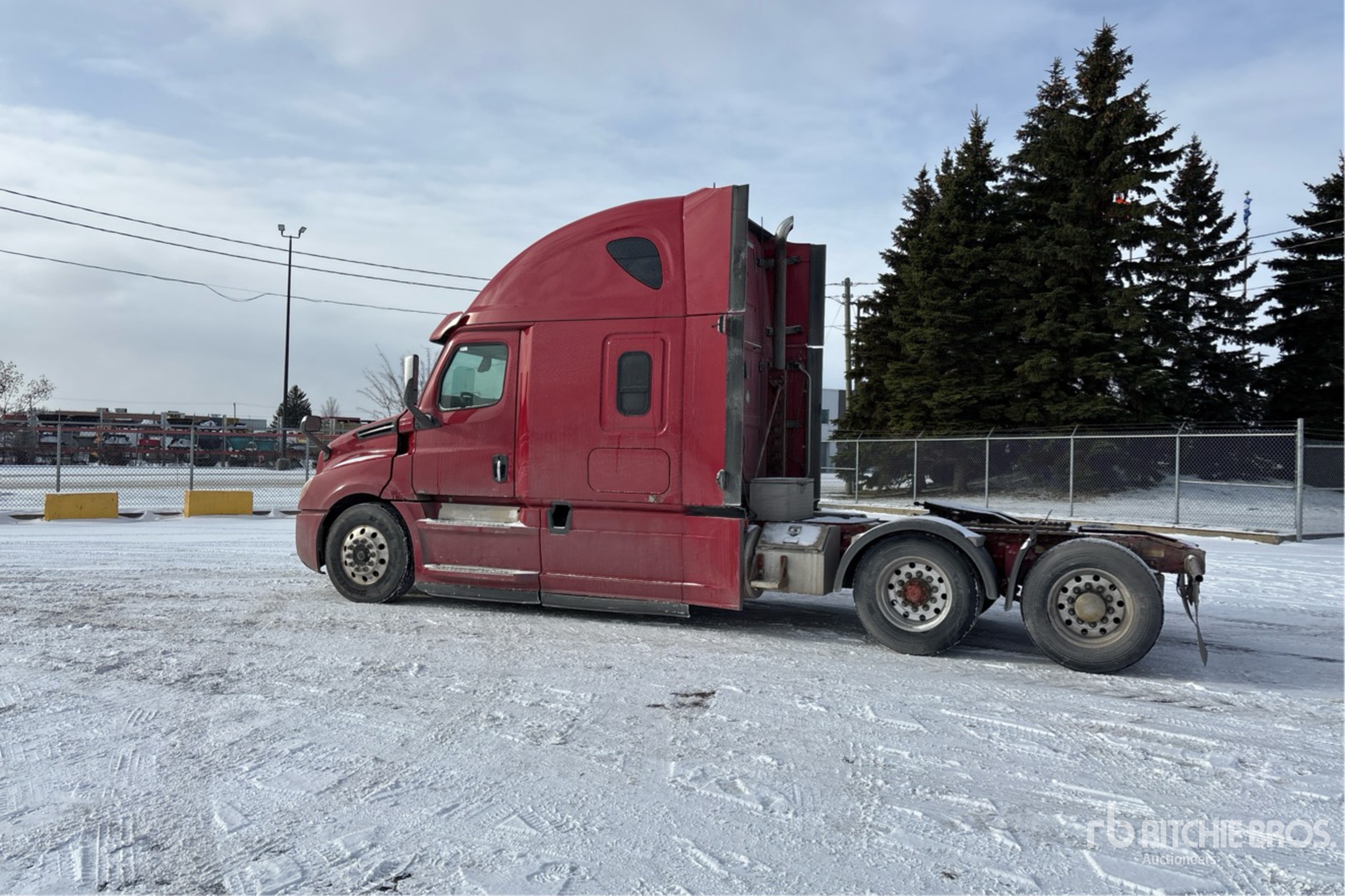 General Appearance with Foto, angolo posteriore sinistro