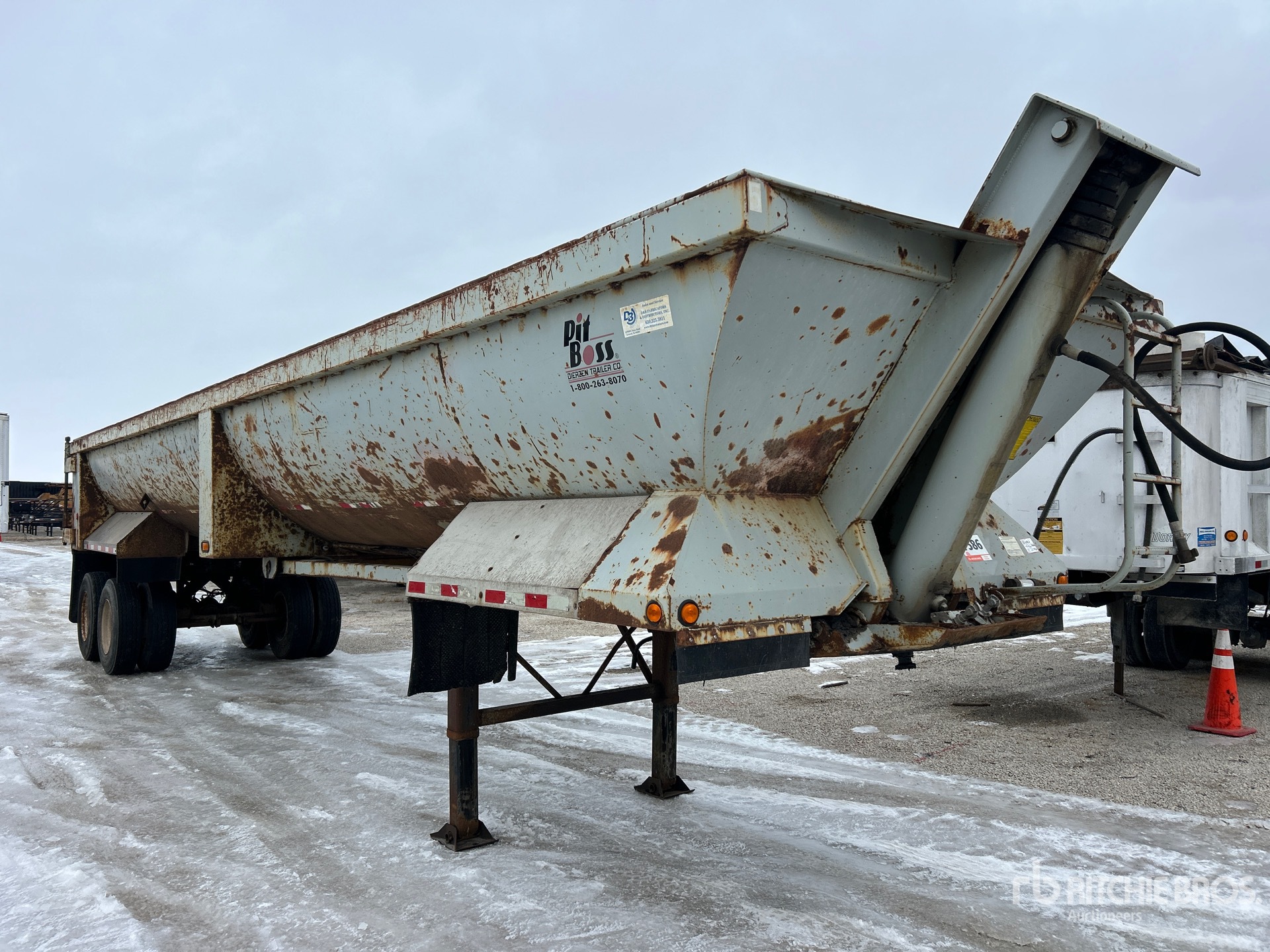 Aspect général with Image, coin avant droit