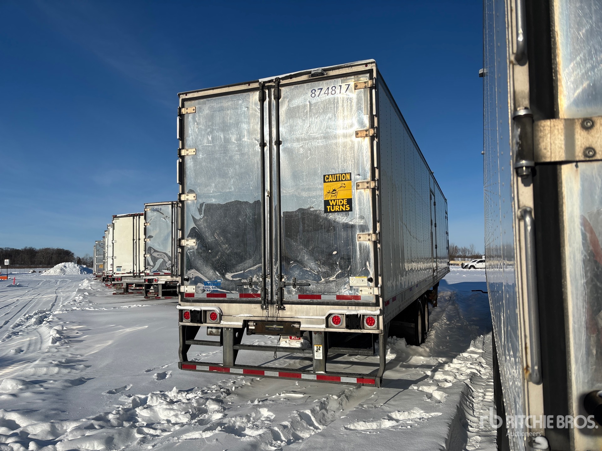 Aspect général with Image, coin arrière droit