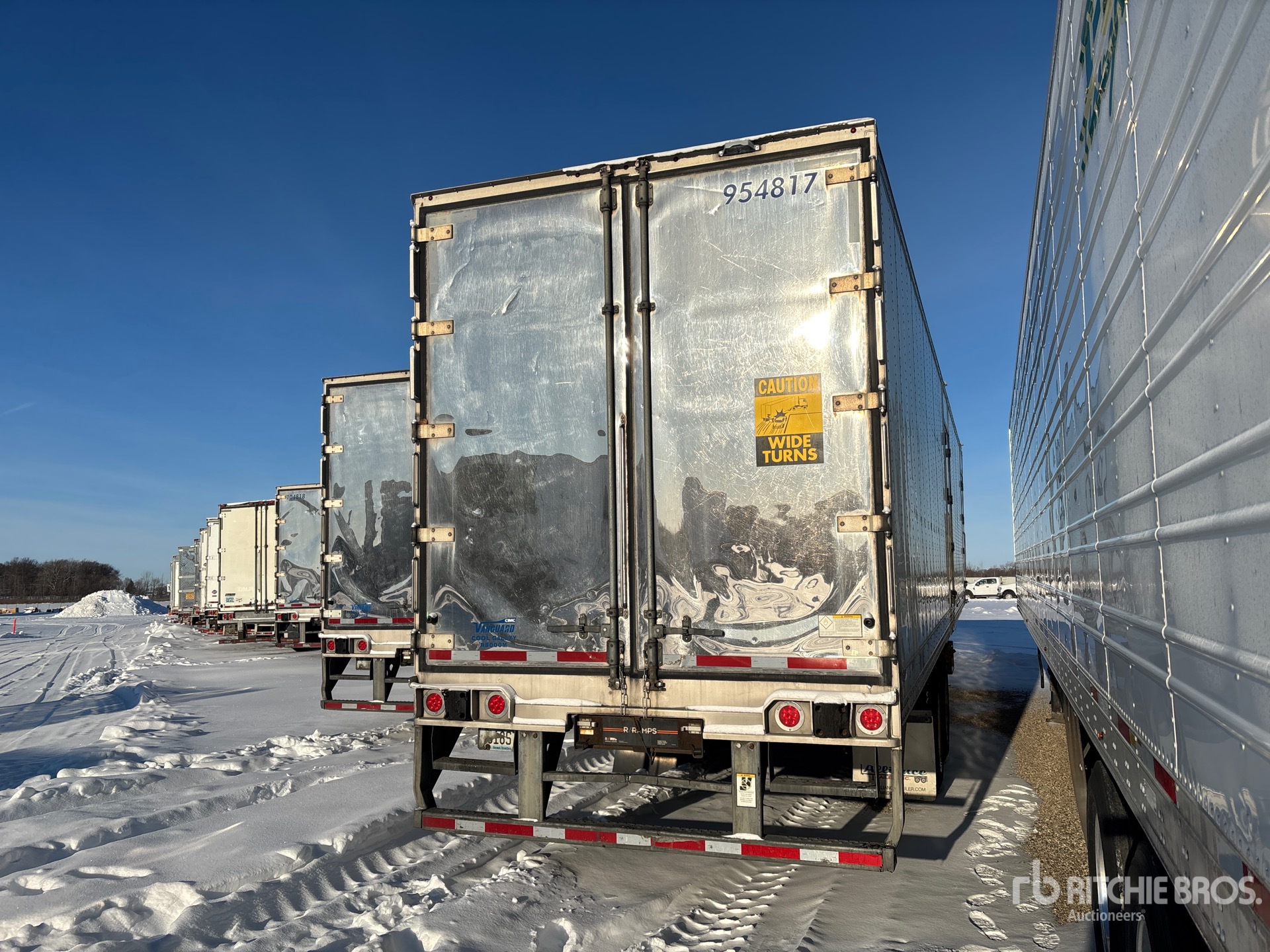 Aspect général with Image, coin arrière droit