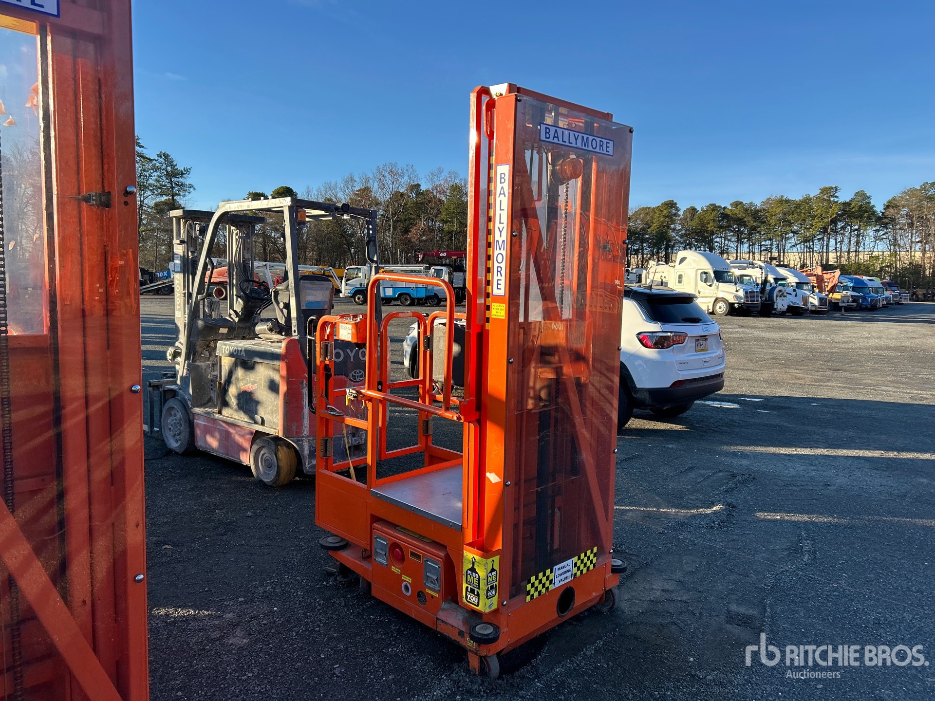 General Appearance with Picture, Right Front Corner