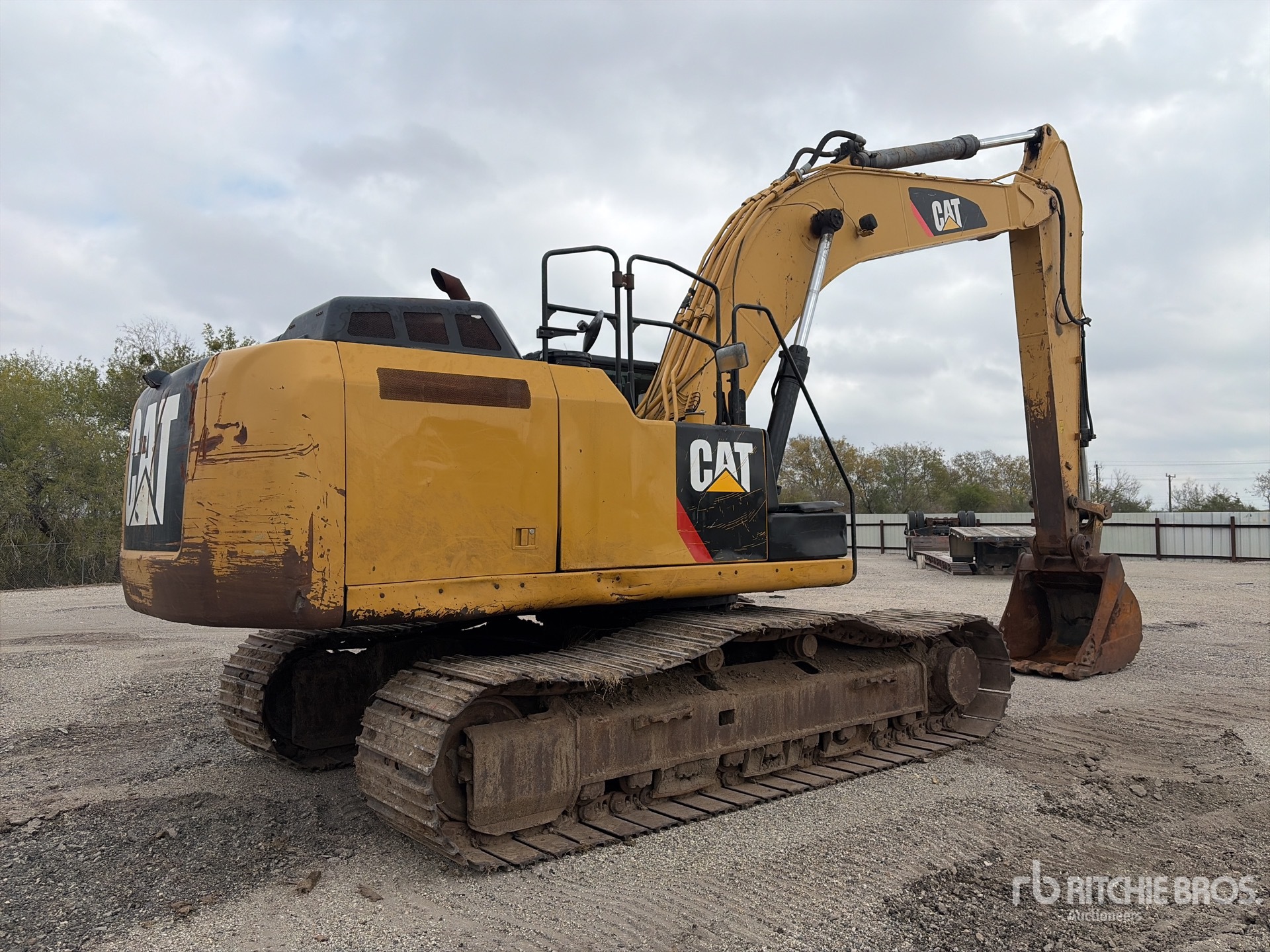 Aspect général with Image, coin arrière droit