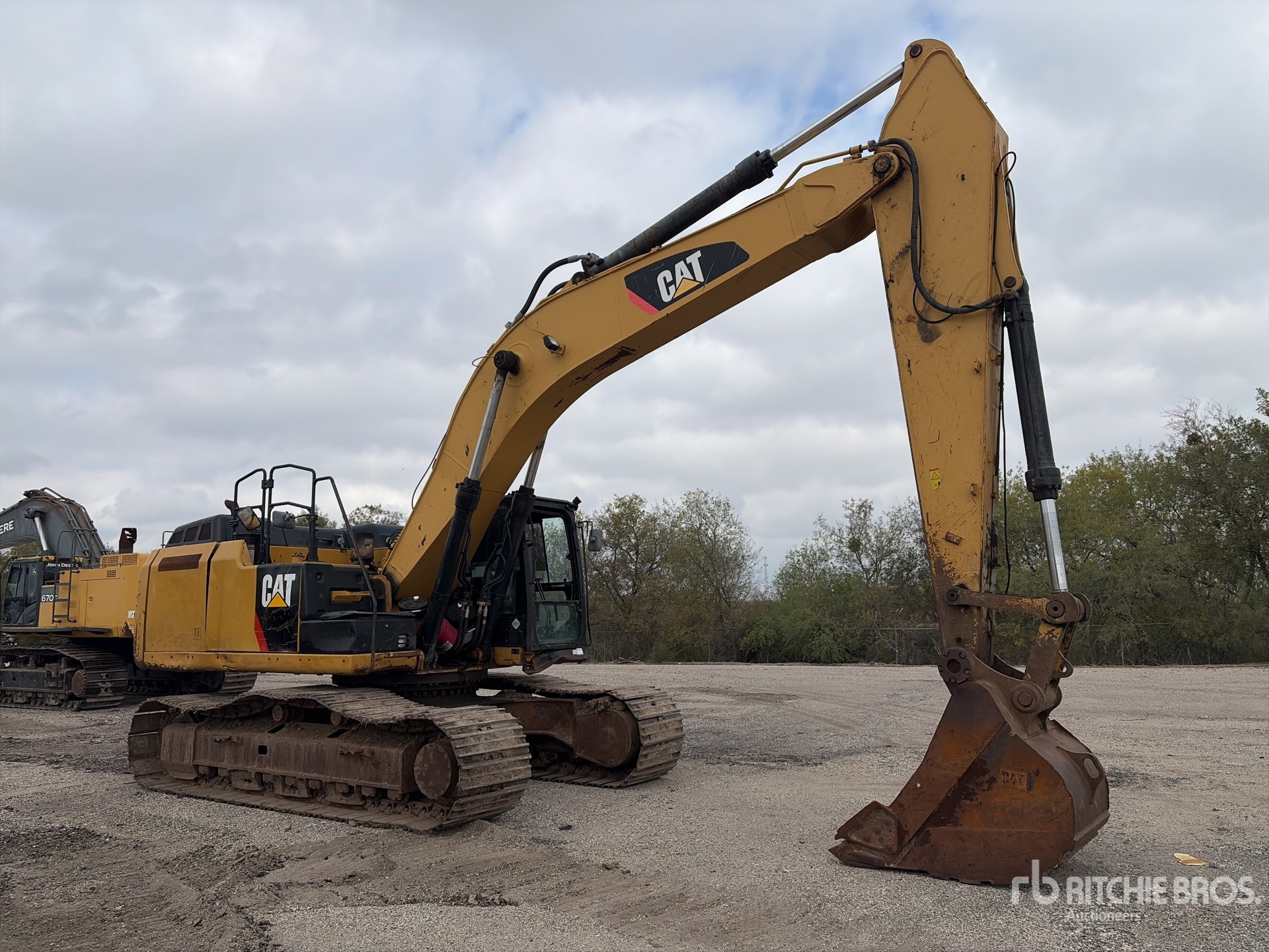 Aspect général with Image, coin avant droit