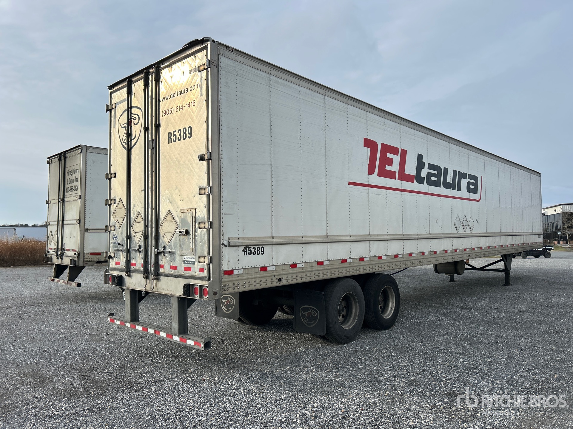 General Appearance with Bild, Ecke hinten rechts