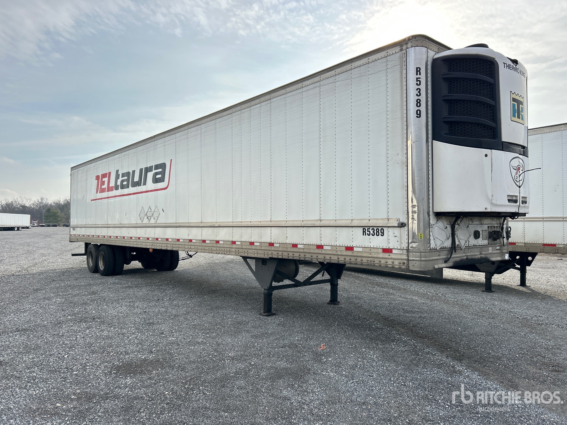 General Appearance with Bild, Ecke vorne rechts