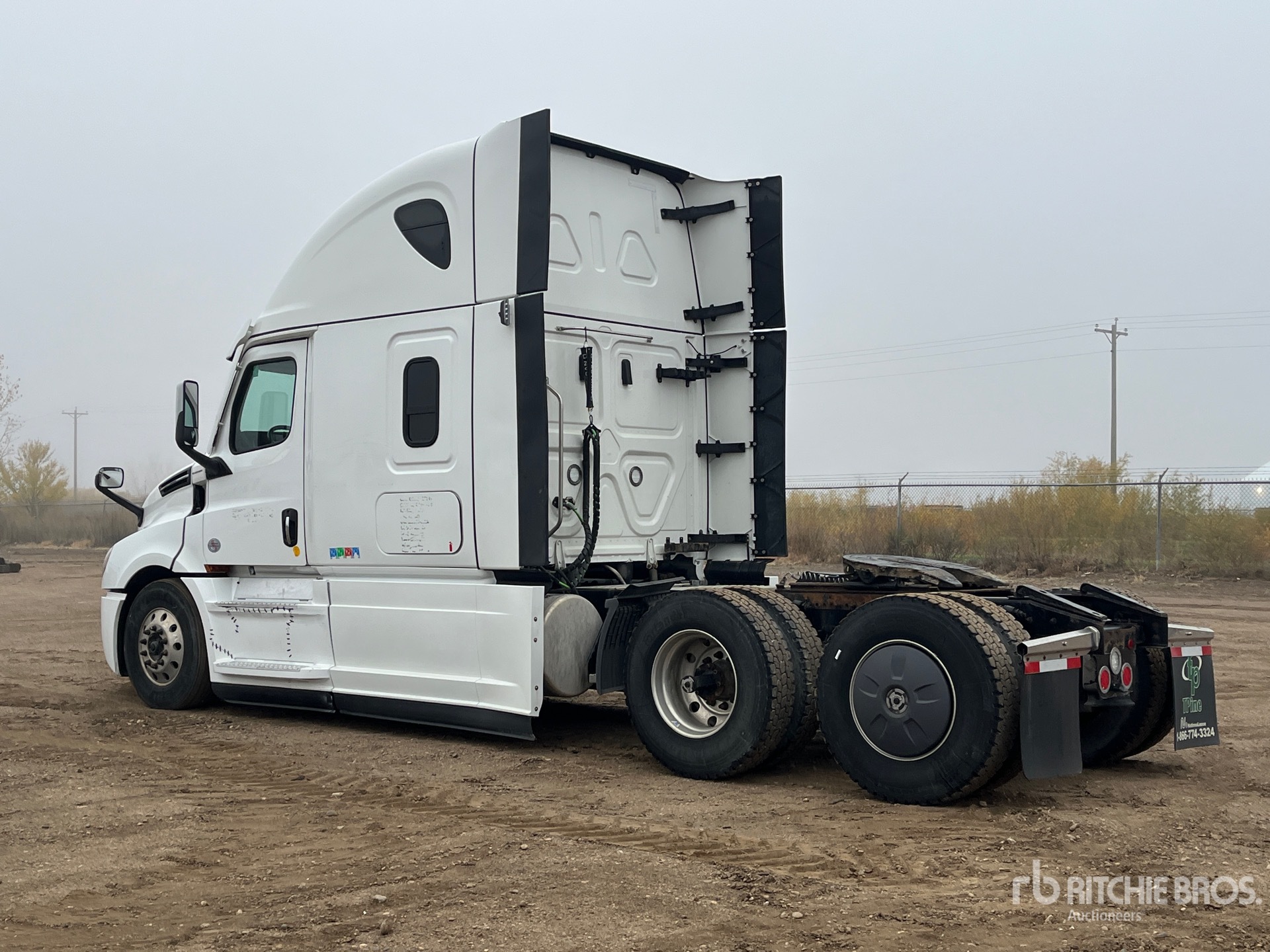 Aspect général with Image, coin arrière gauche