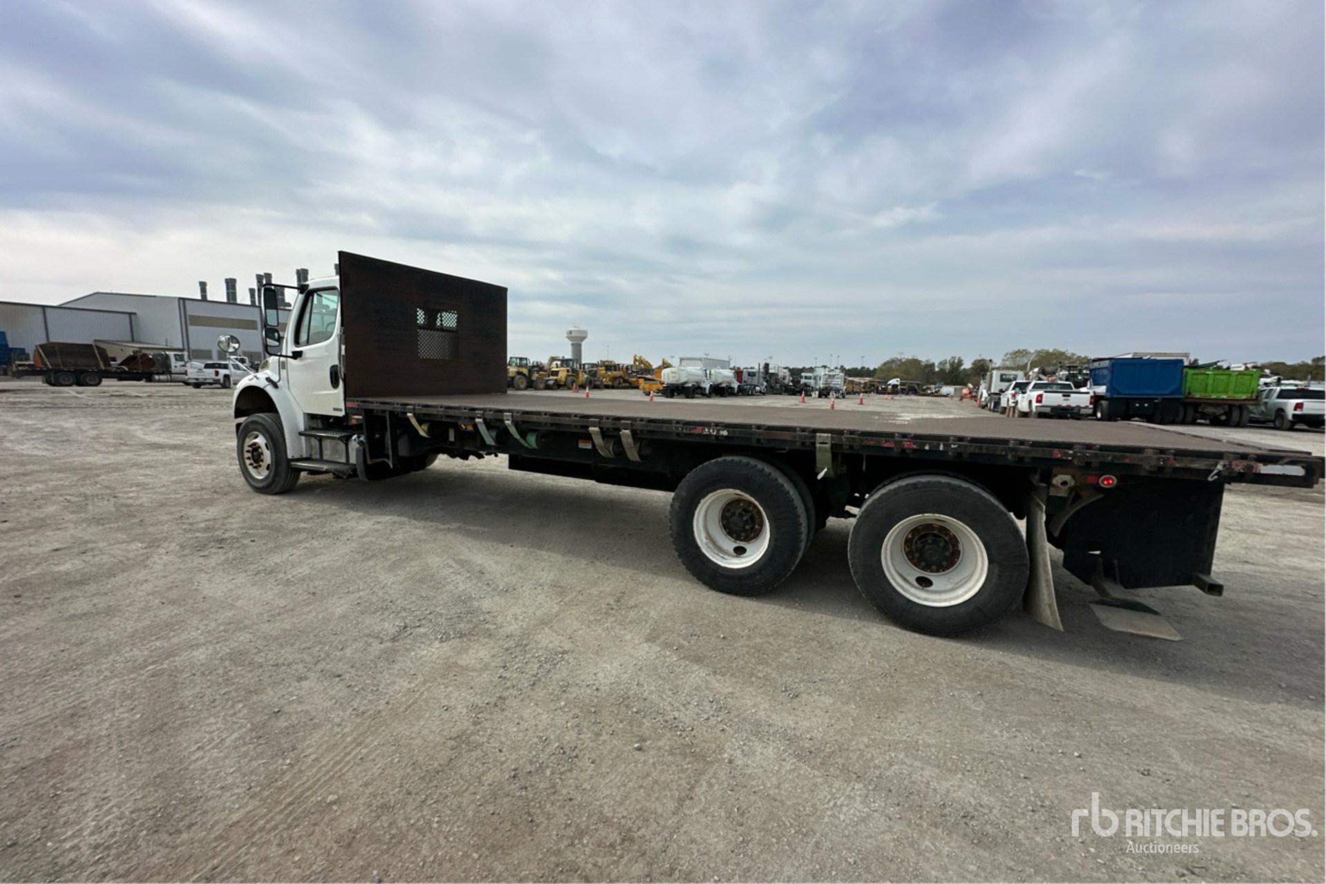 General Appearance with Imagen: esquina trasera izquierda