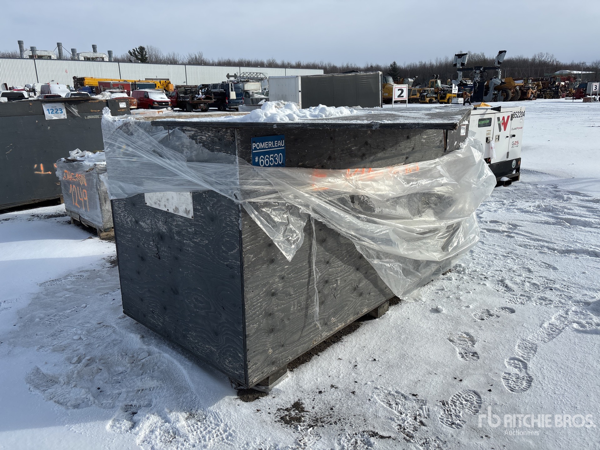 General Appearance with Picture, Right Front Corner