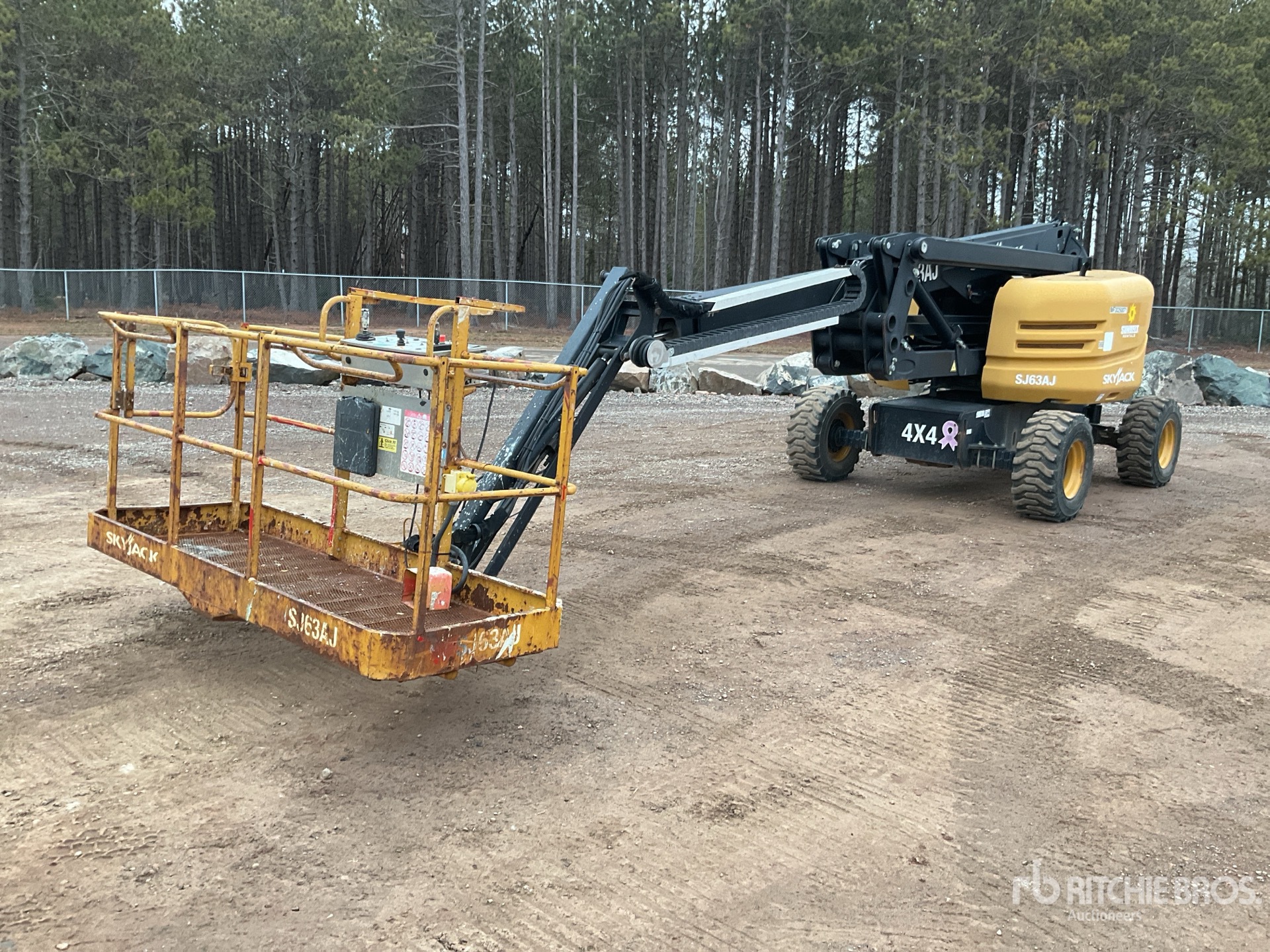 General Appearance with Featured Photo