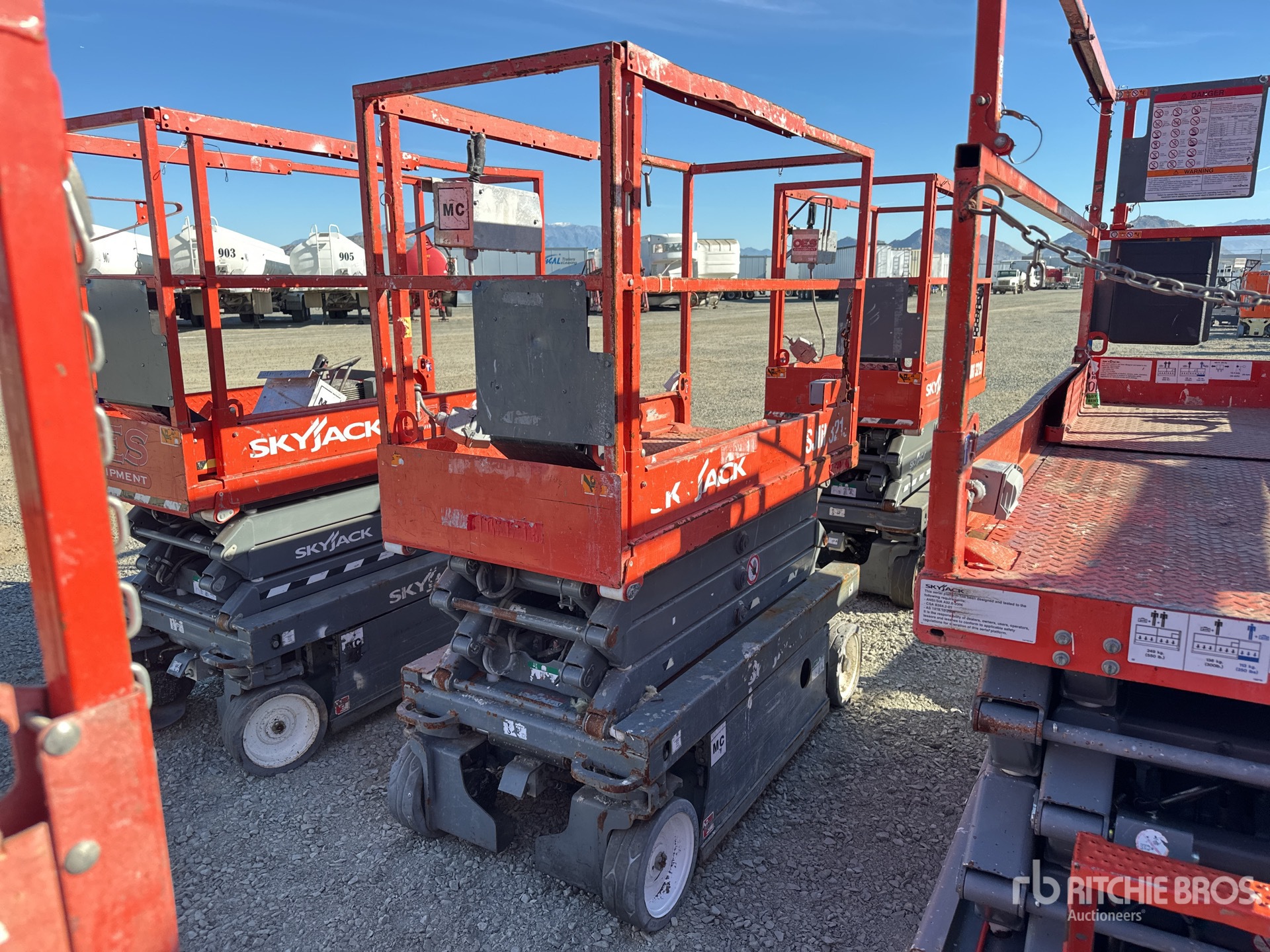 General Appearance with Picture, Left Front Corner