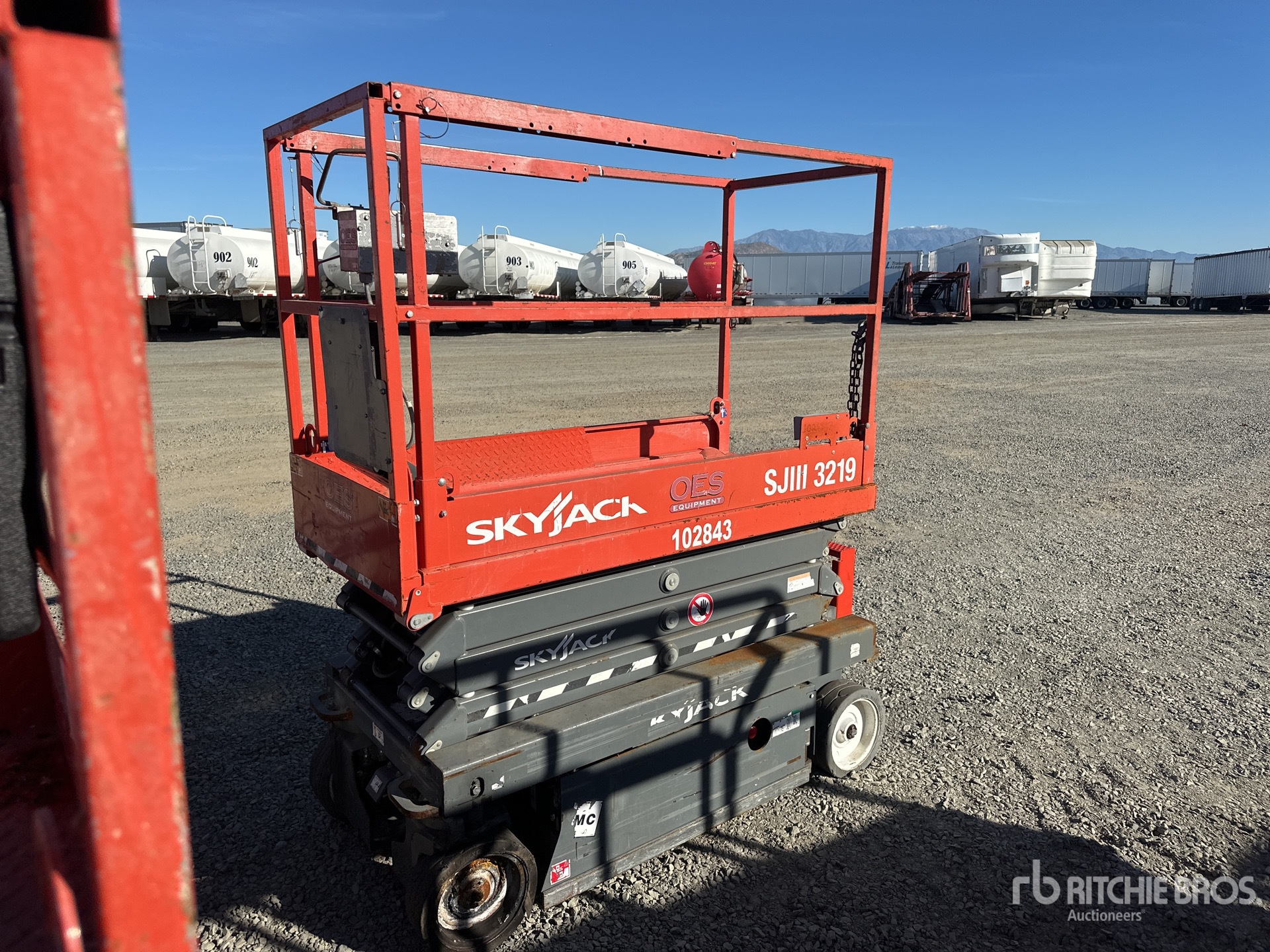 General Appearance with Picture, Left Front Corner