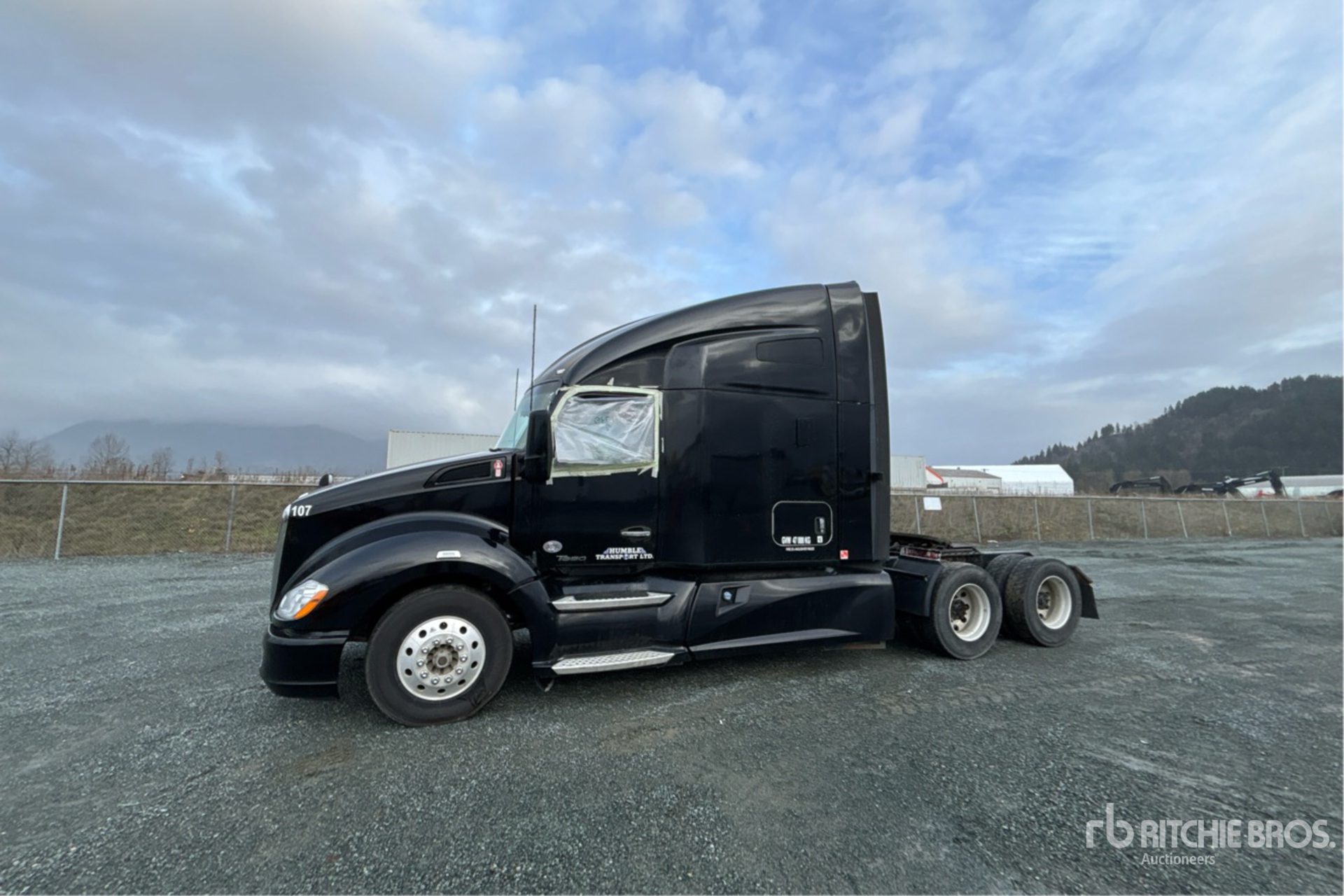 General Appearance with Picture, Left Front Corner