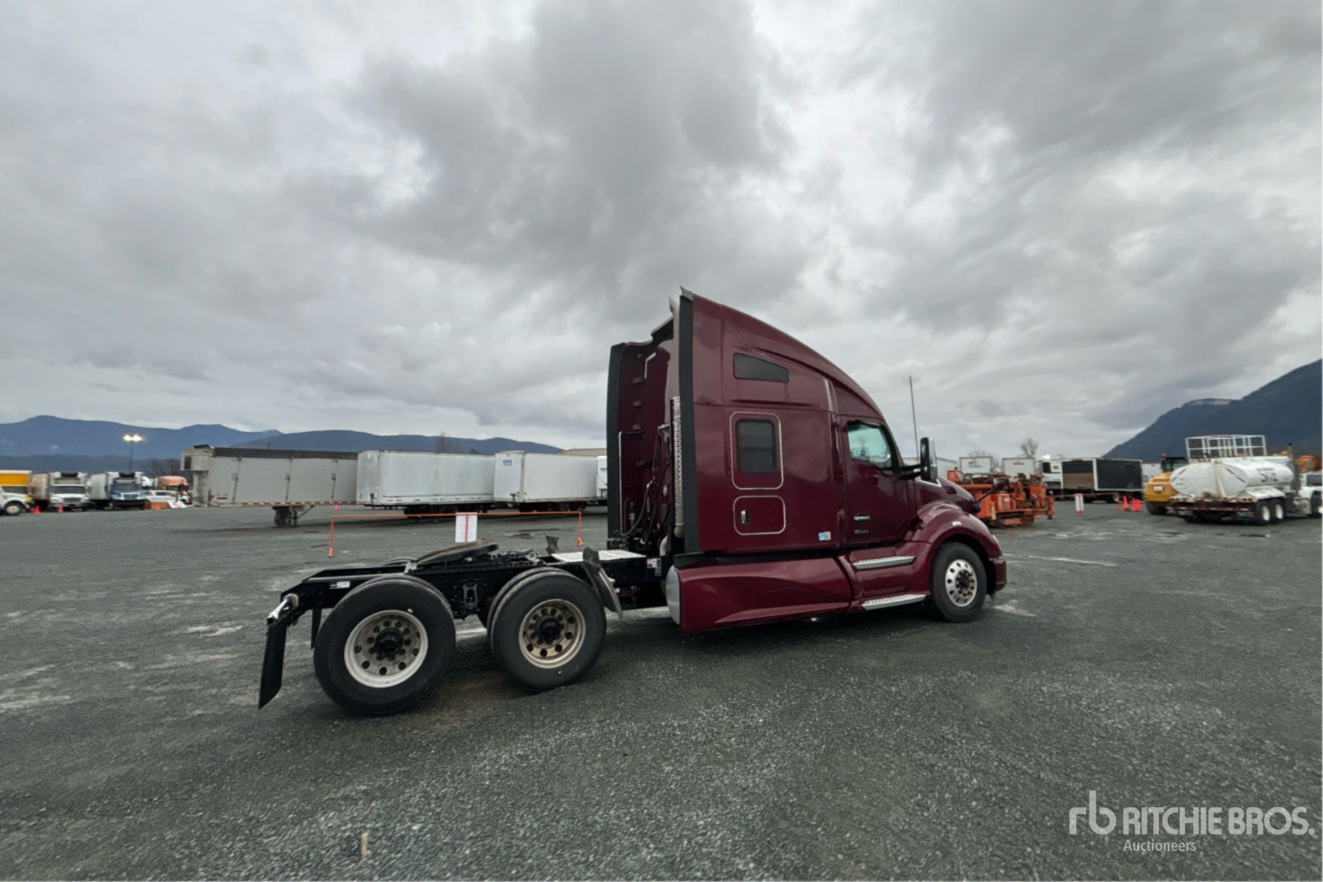 General Appearance with Picture, Right Rear Corner