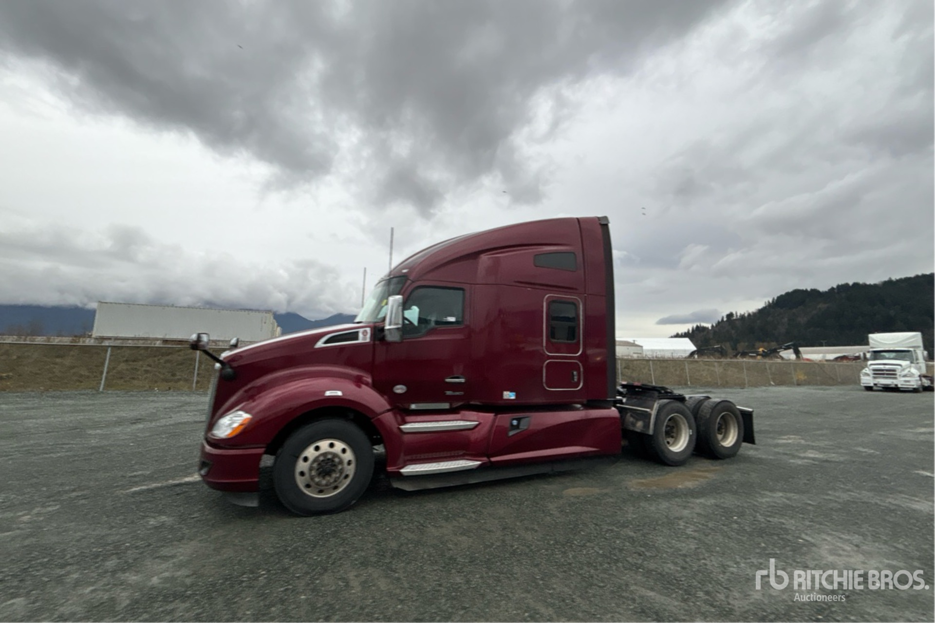 General Appearance with Picture, Left Front Corner