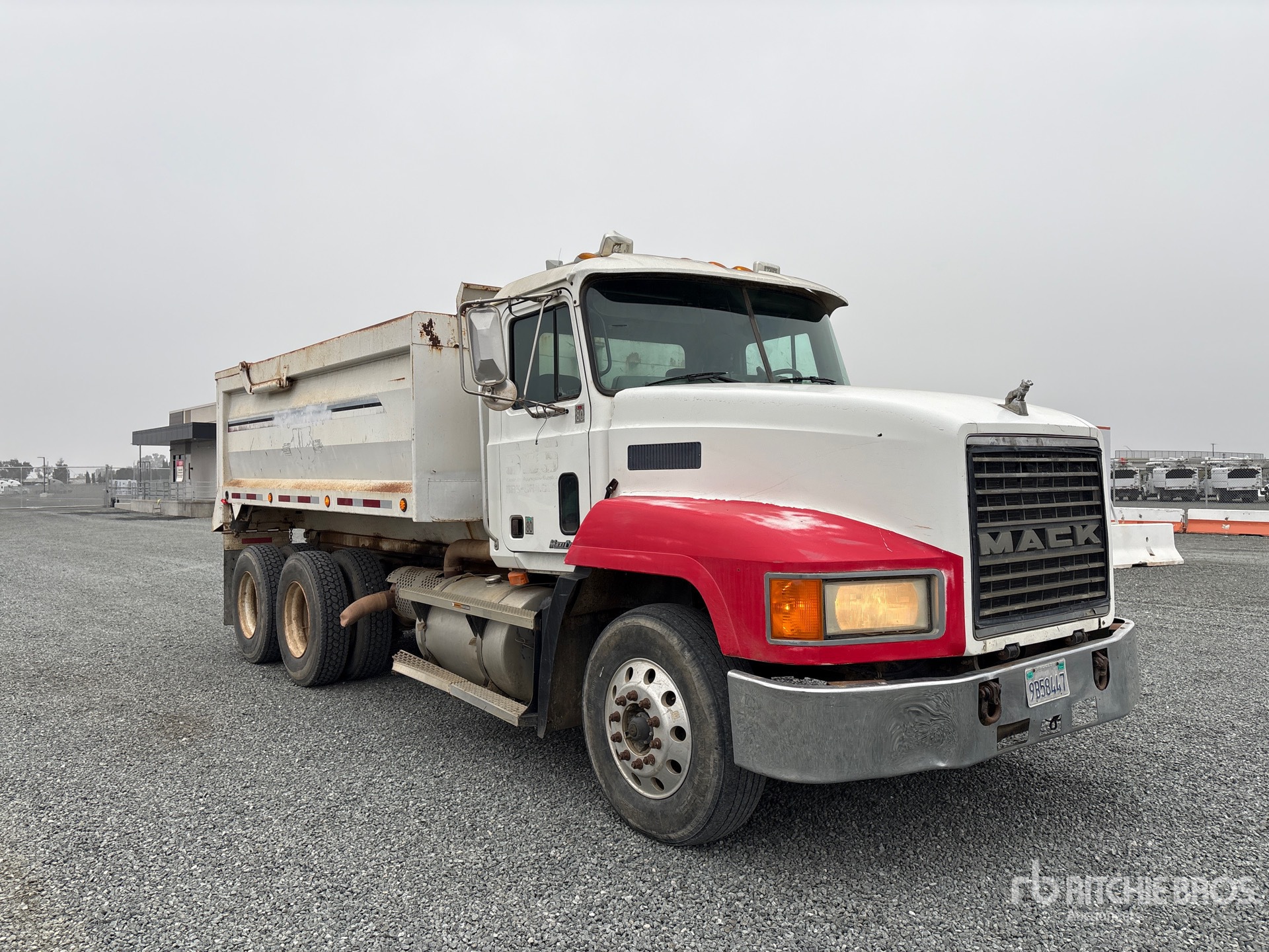 General Appearance with Bild, Ecke vorne rechts