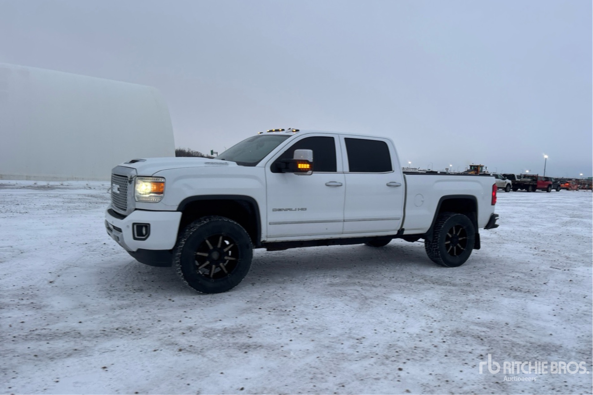 General Appearance with Foto, angolo anteriore sinistro