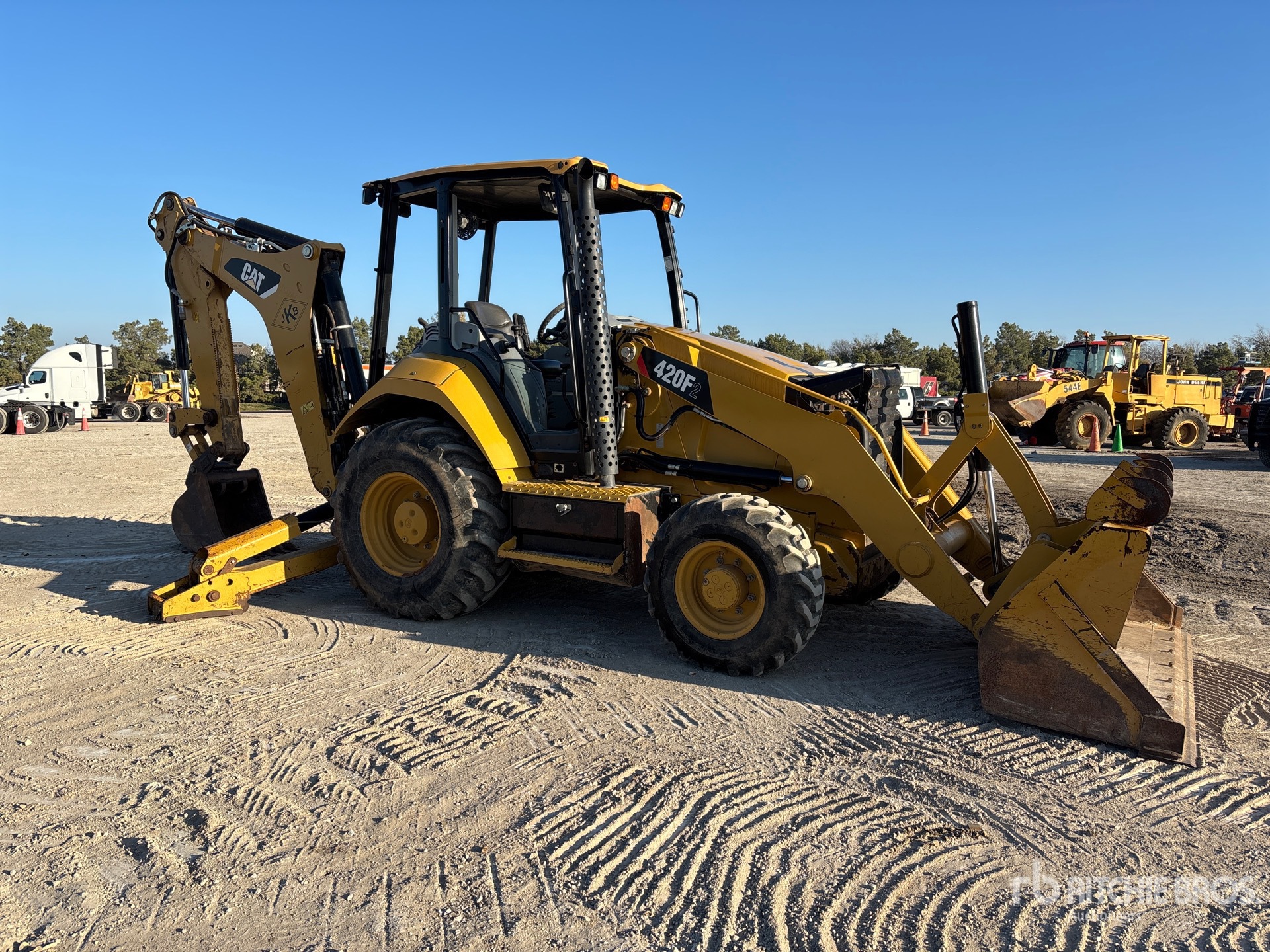 Aspect général with Image, coin avant droit