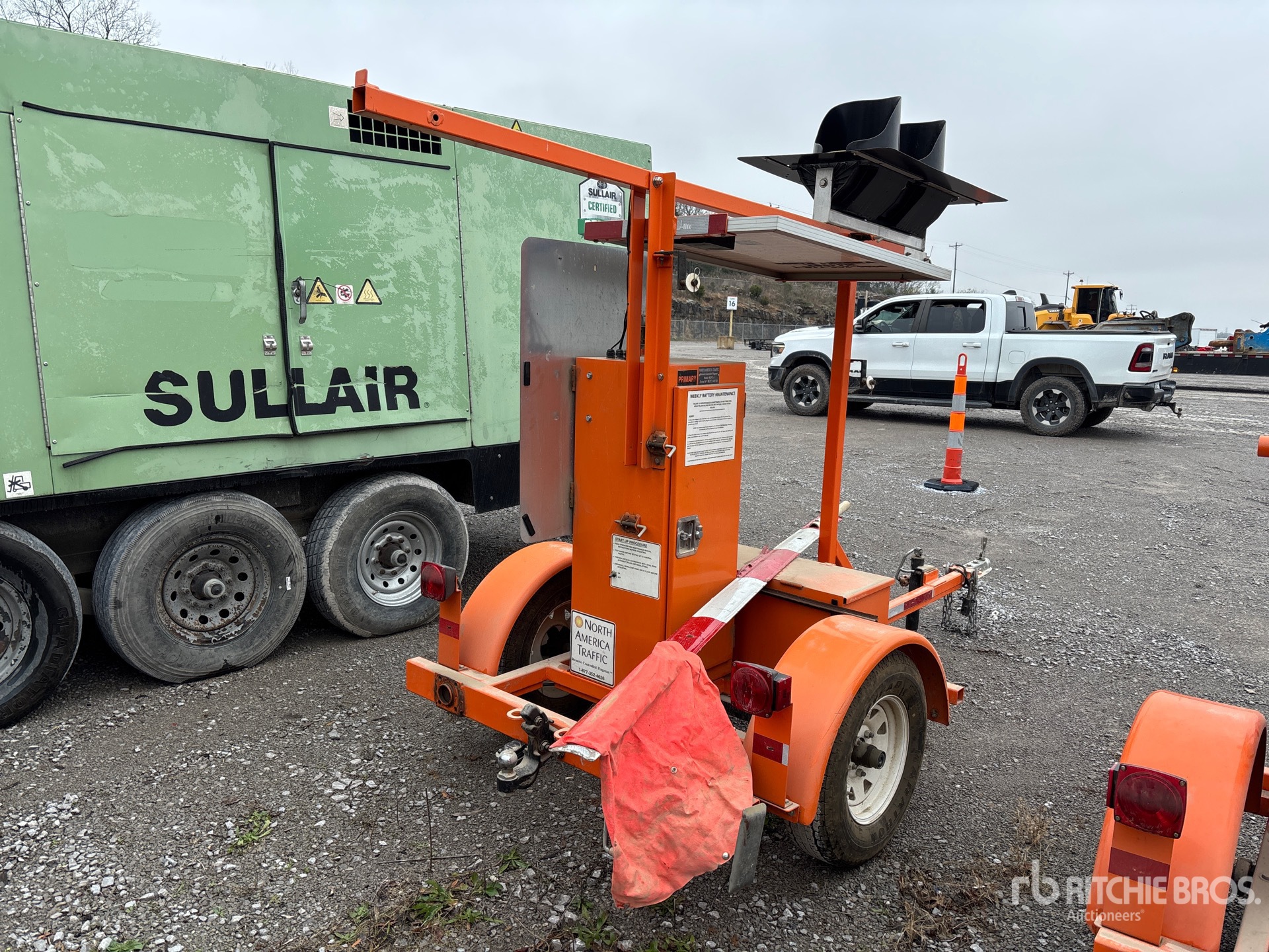 Aspect général with Image, coin arrière droit