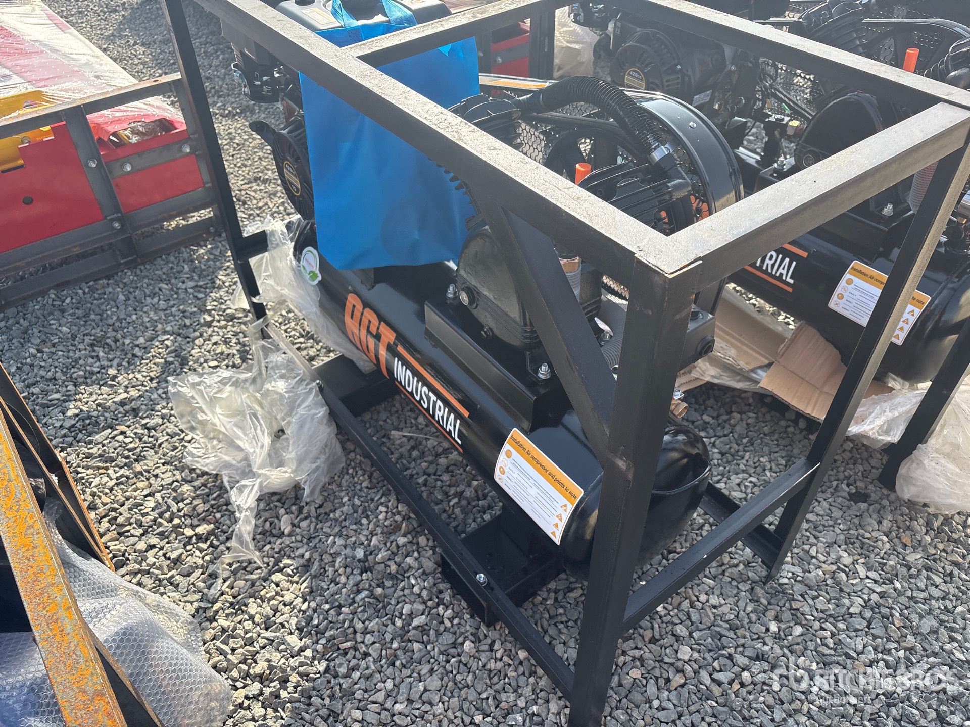 Aspect général with Image, coin arrière gauche