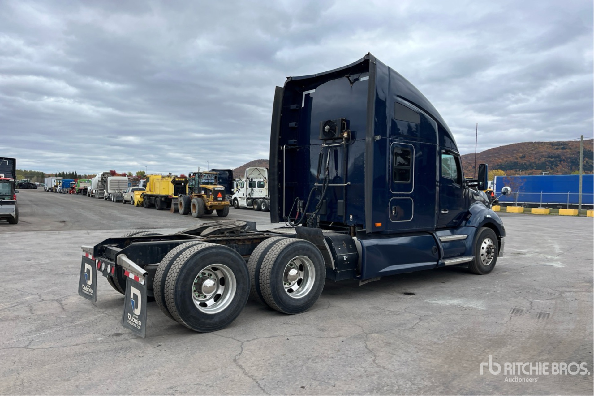 Aspect général with Image, coin arrière droit