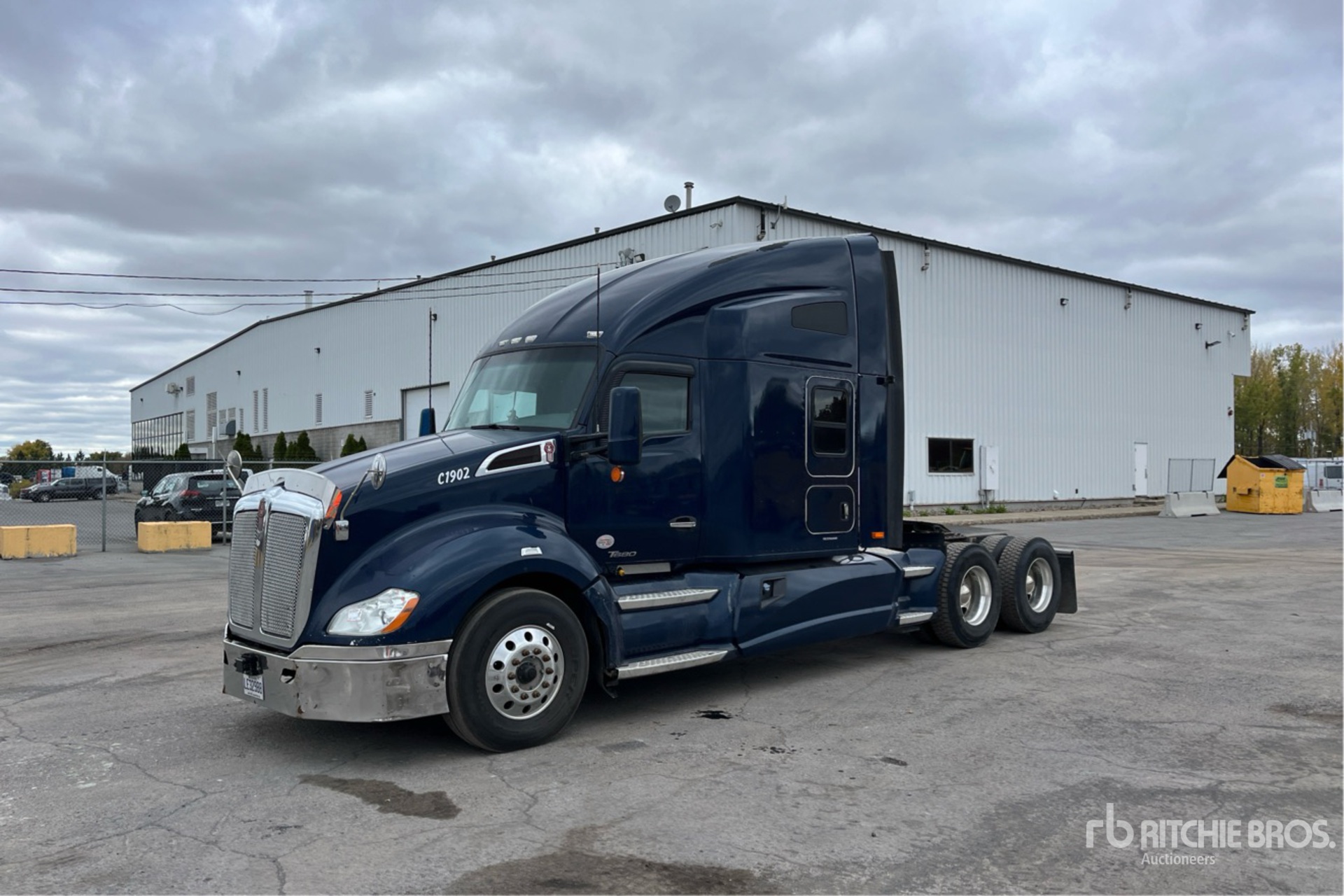 Aspect général with Image, coin avant gauche