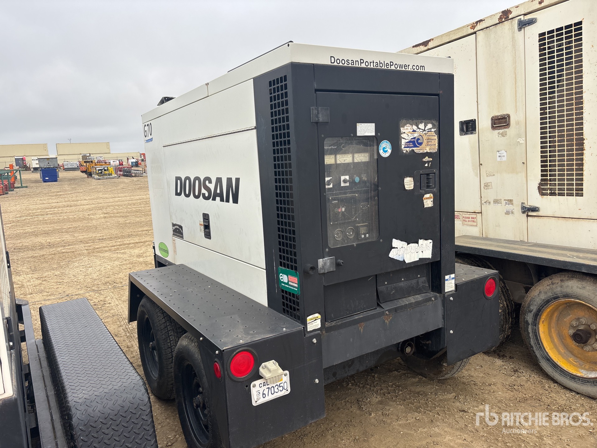 General Appearance with Foto, angolo posteriore sinistro