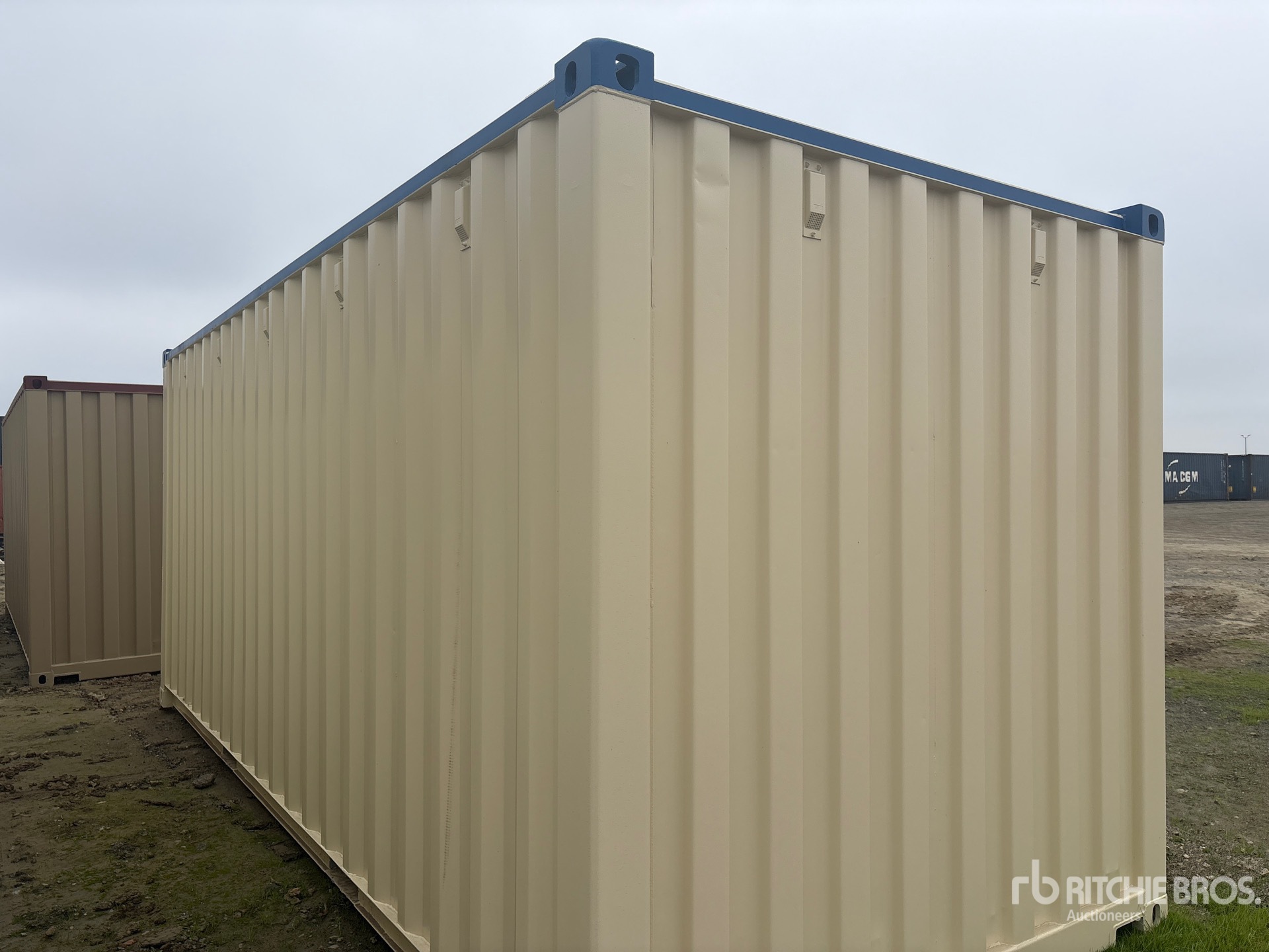 General Appearance with Bild, Ecke vorne rechts