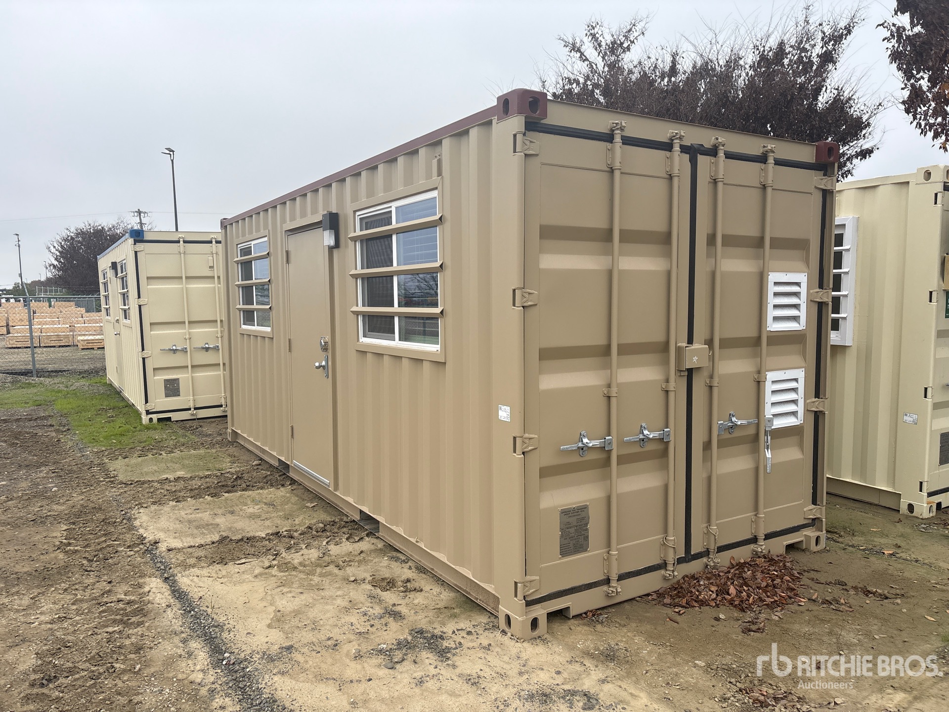 General Appearance with Bild, Ecke hinten links