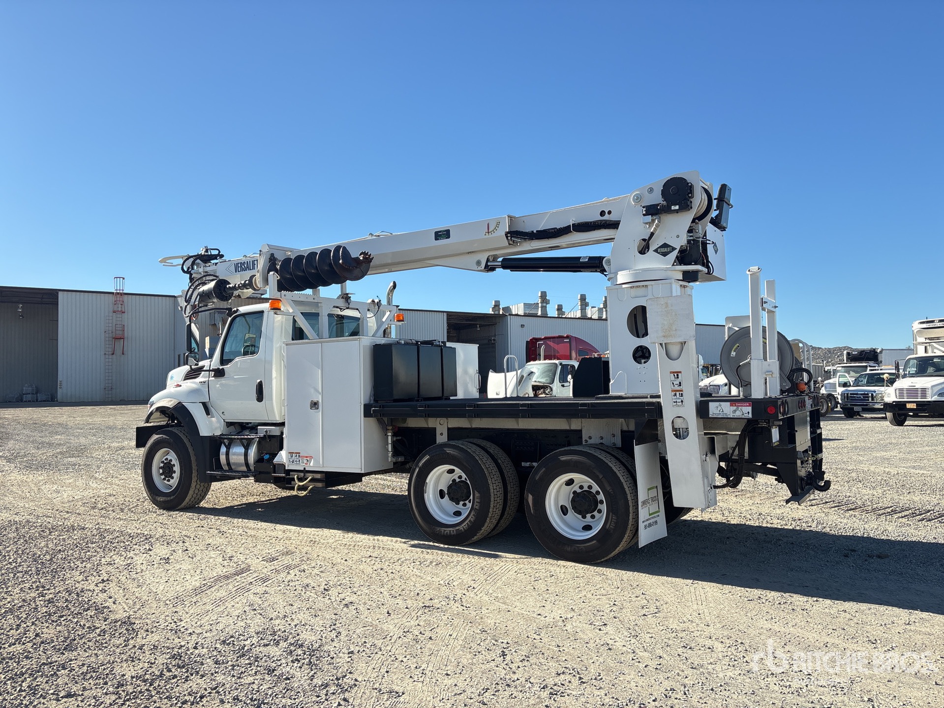 General Appearance with Foto, angolo posteriore sinistro