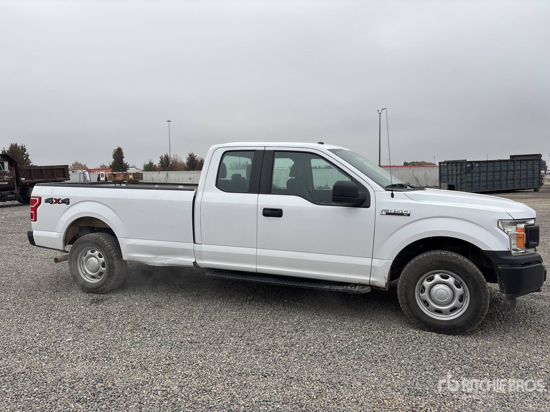 General Appearance with Foto, angolo anteriore destro