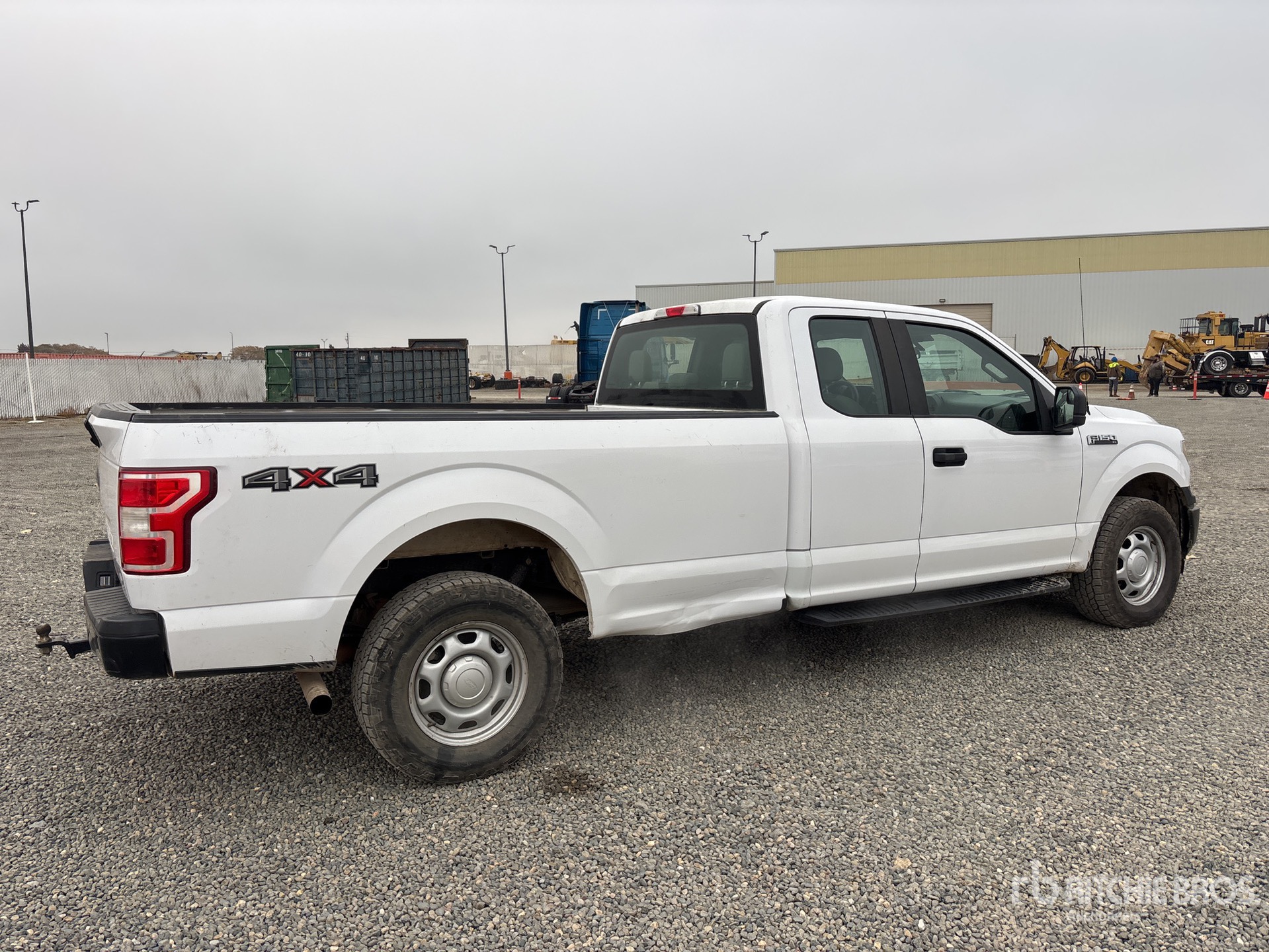 General Appearance with Foto, angolo anteriore sinistro