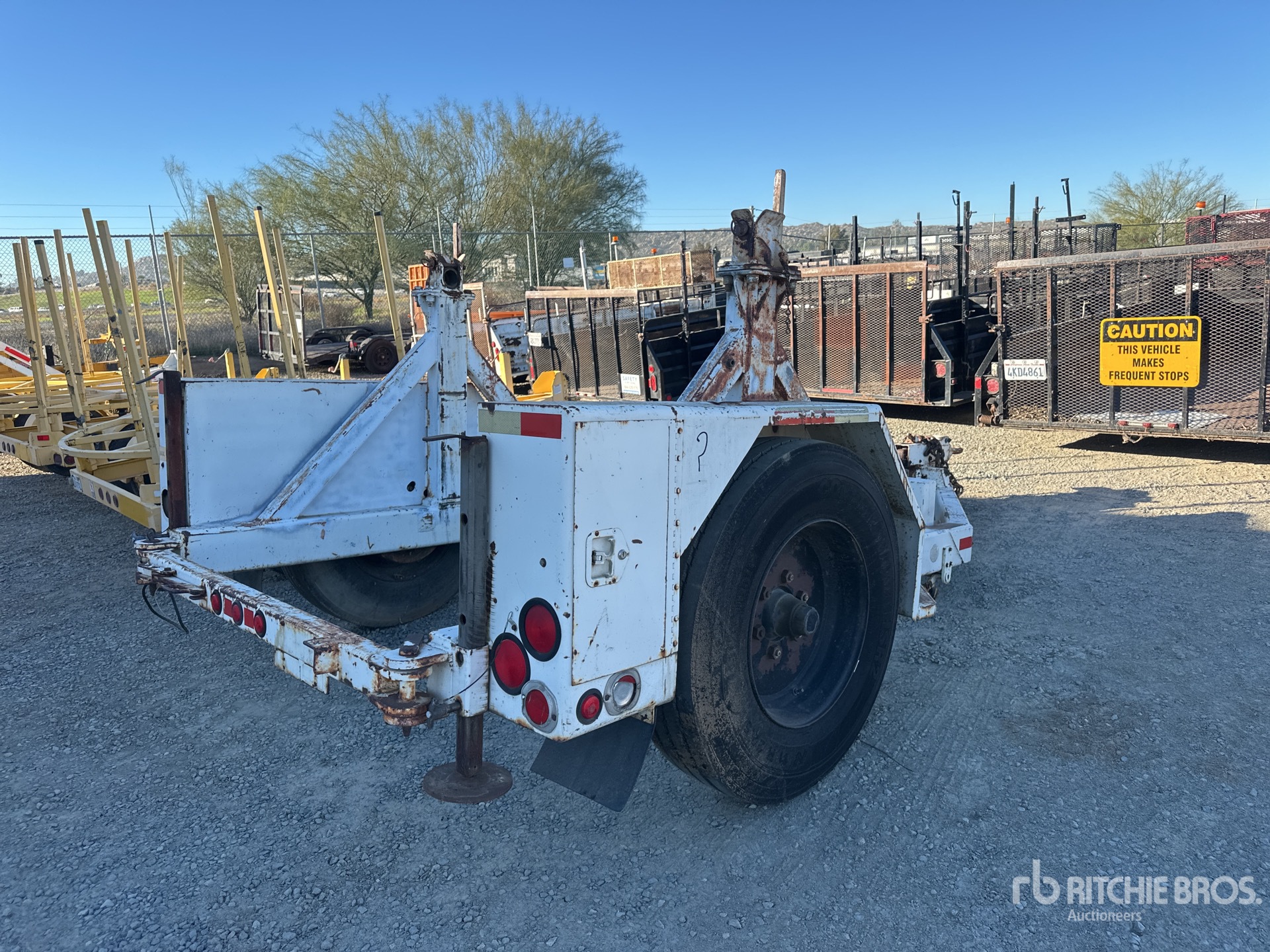 Aspect général with Image, coin arrière droit