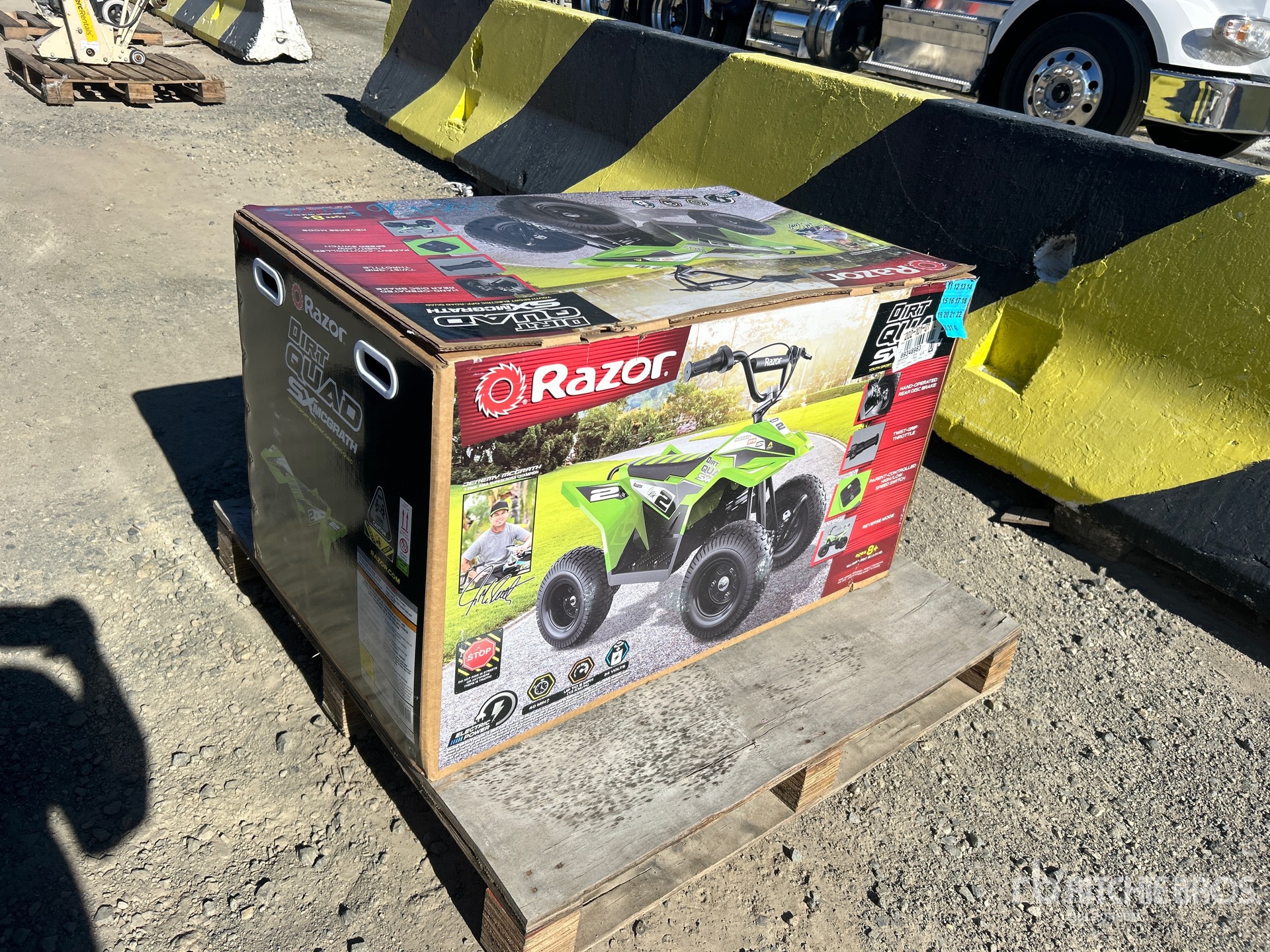 General Appearance with Picture, Right Front Corner