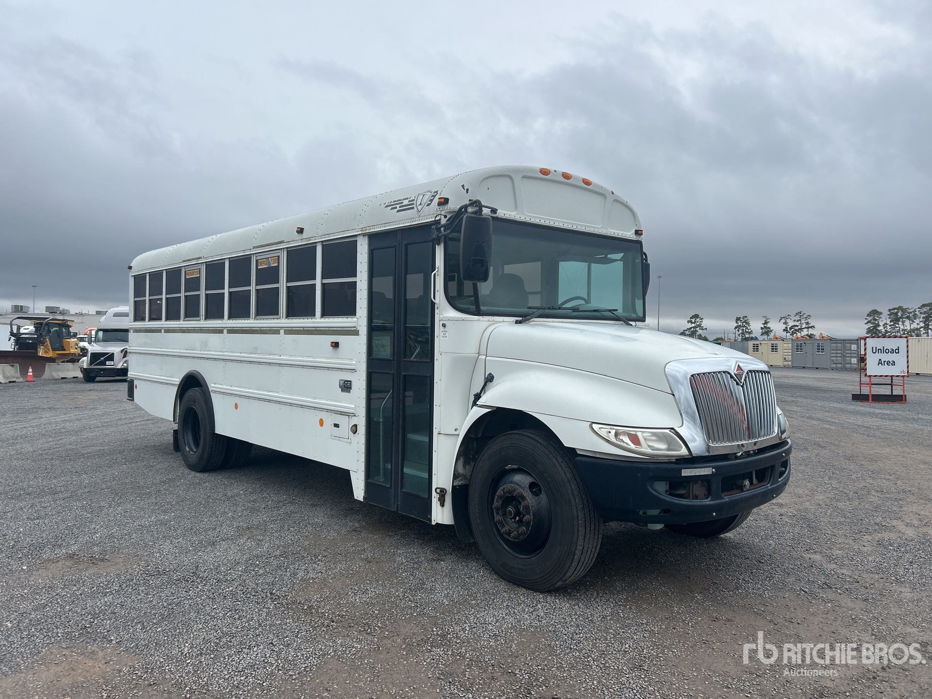 General Appearance with Bild, Ecke vorne rechts