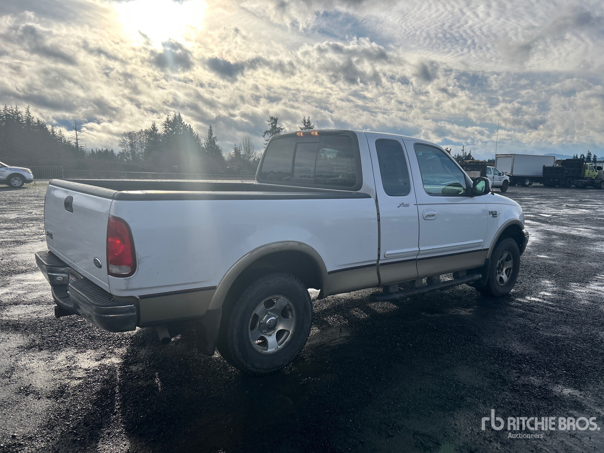 General Appearance with Picture, Right Rear Corner