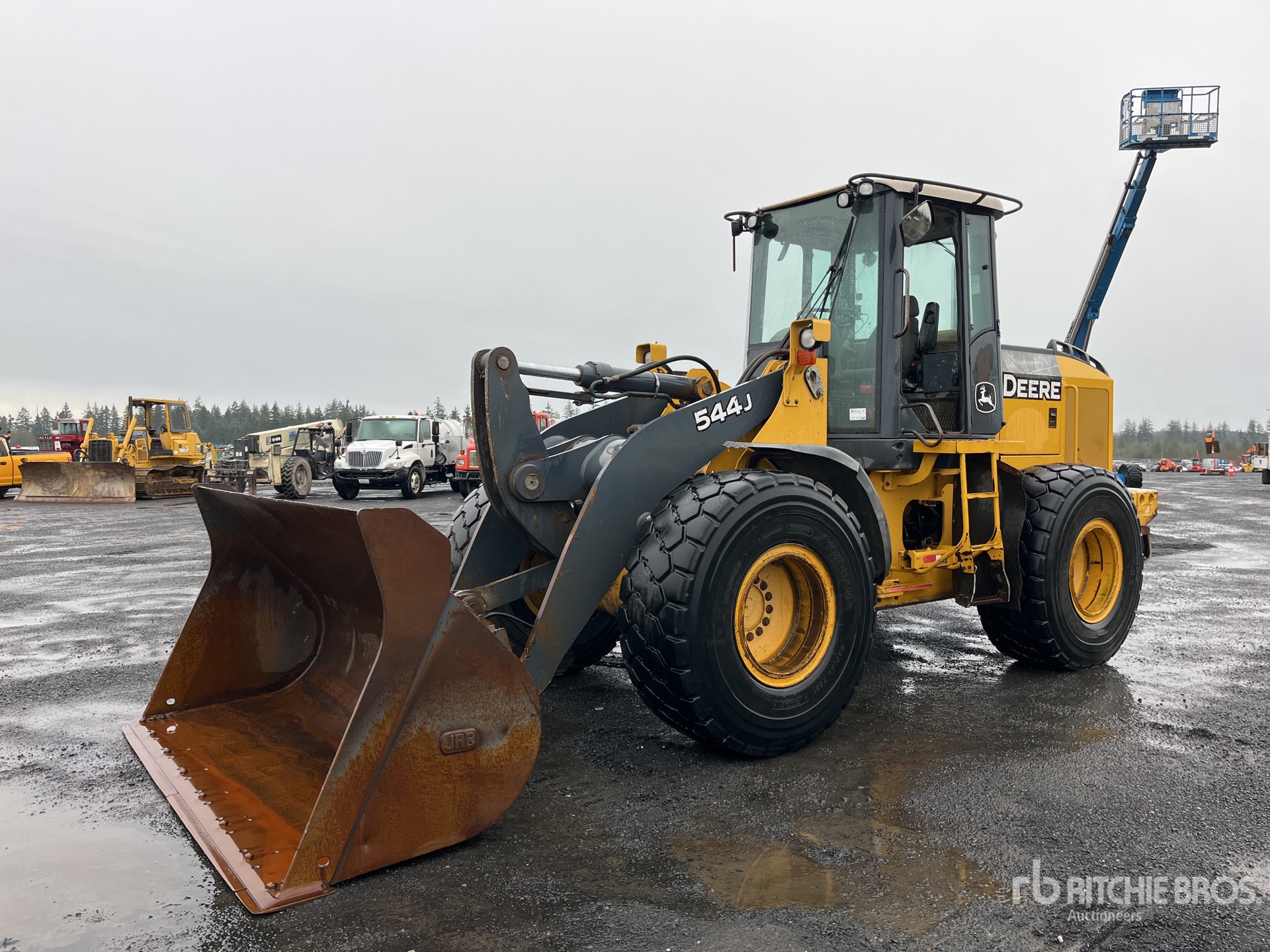 General Appearance with Picture, Left Front Corner