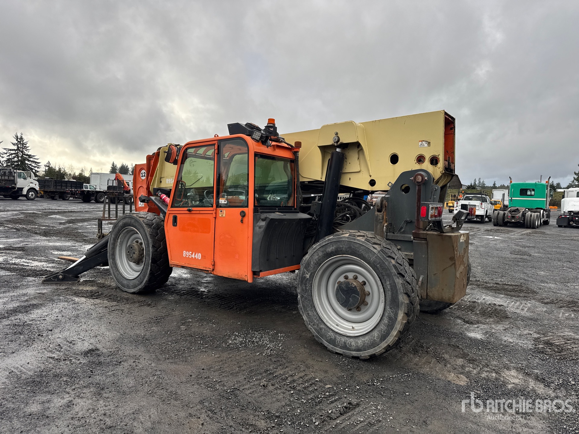 General Appearance with Imagen: esquina trasera izquierda