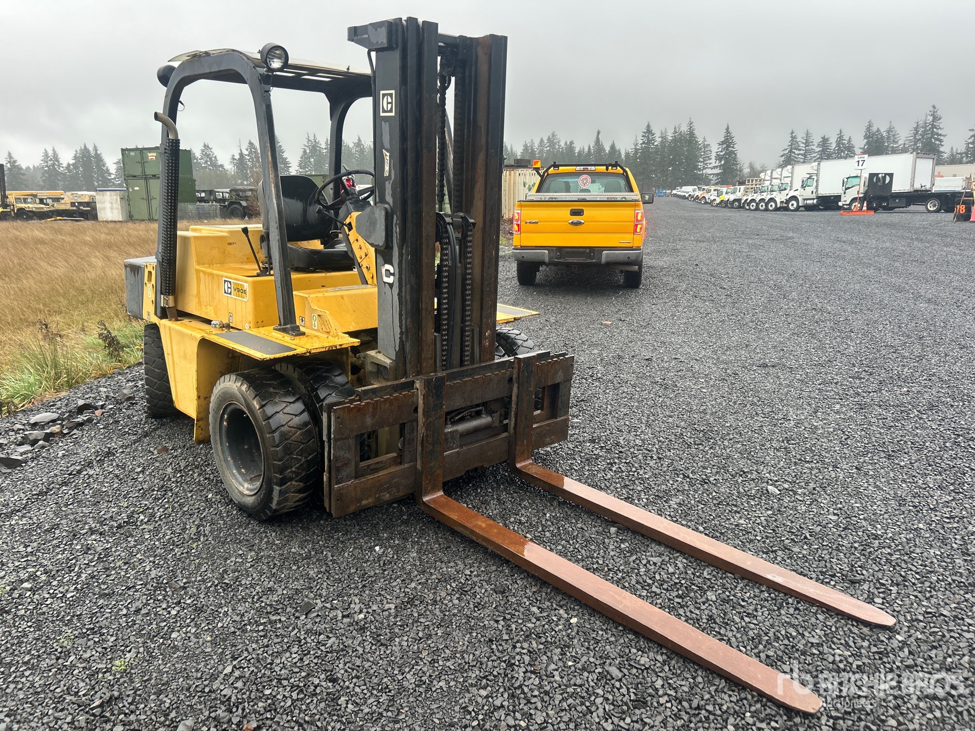 General Appearance with Picture, Right Front Corner