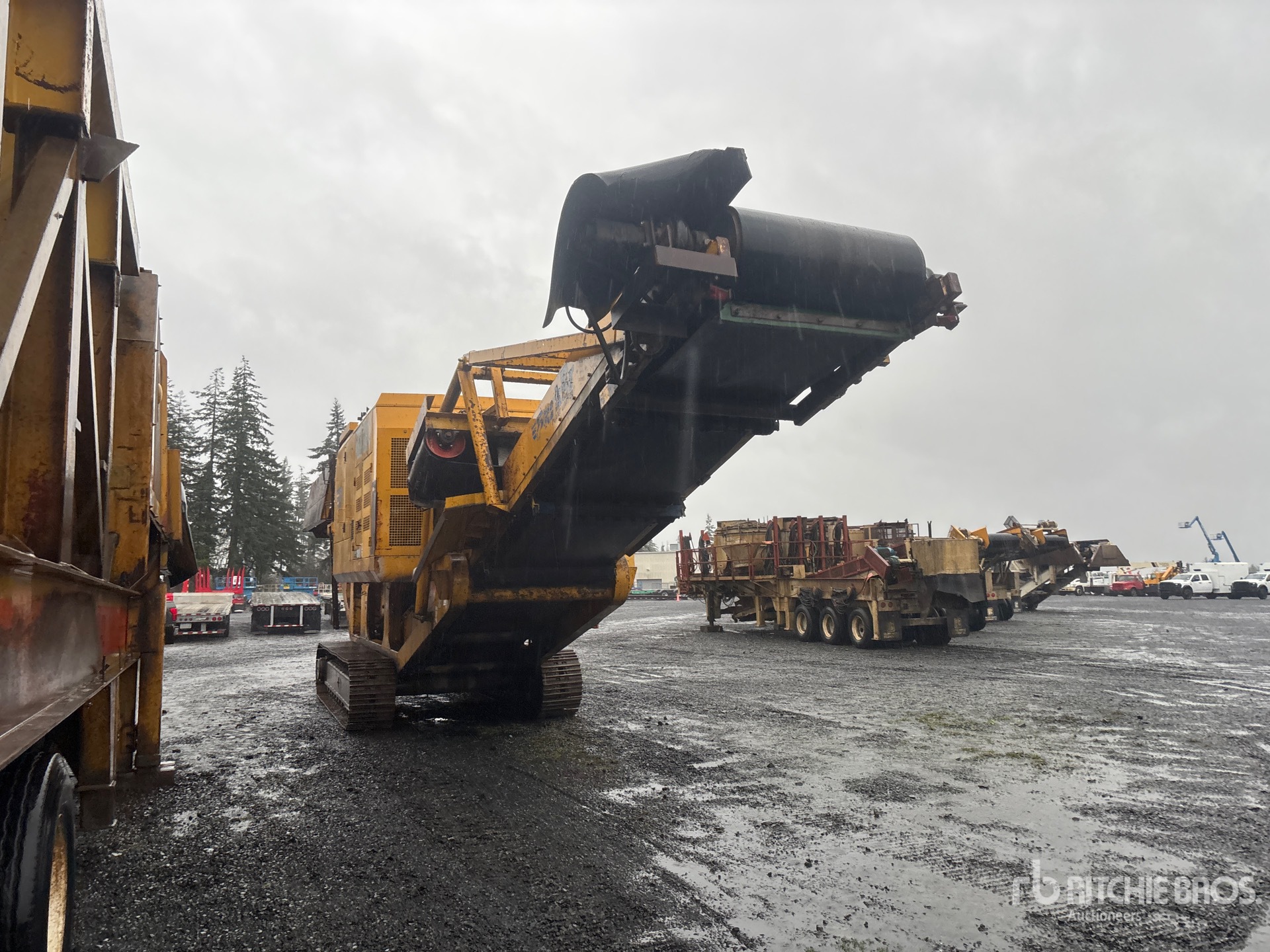 General Appearance with Bild, Ecke hinten links