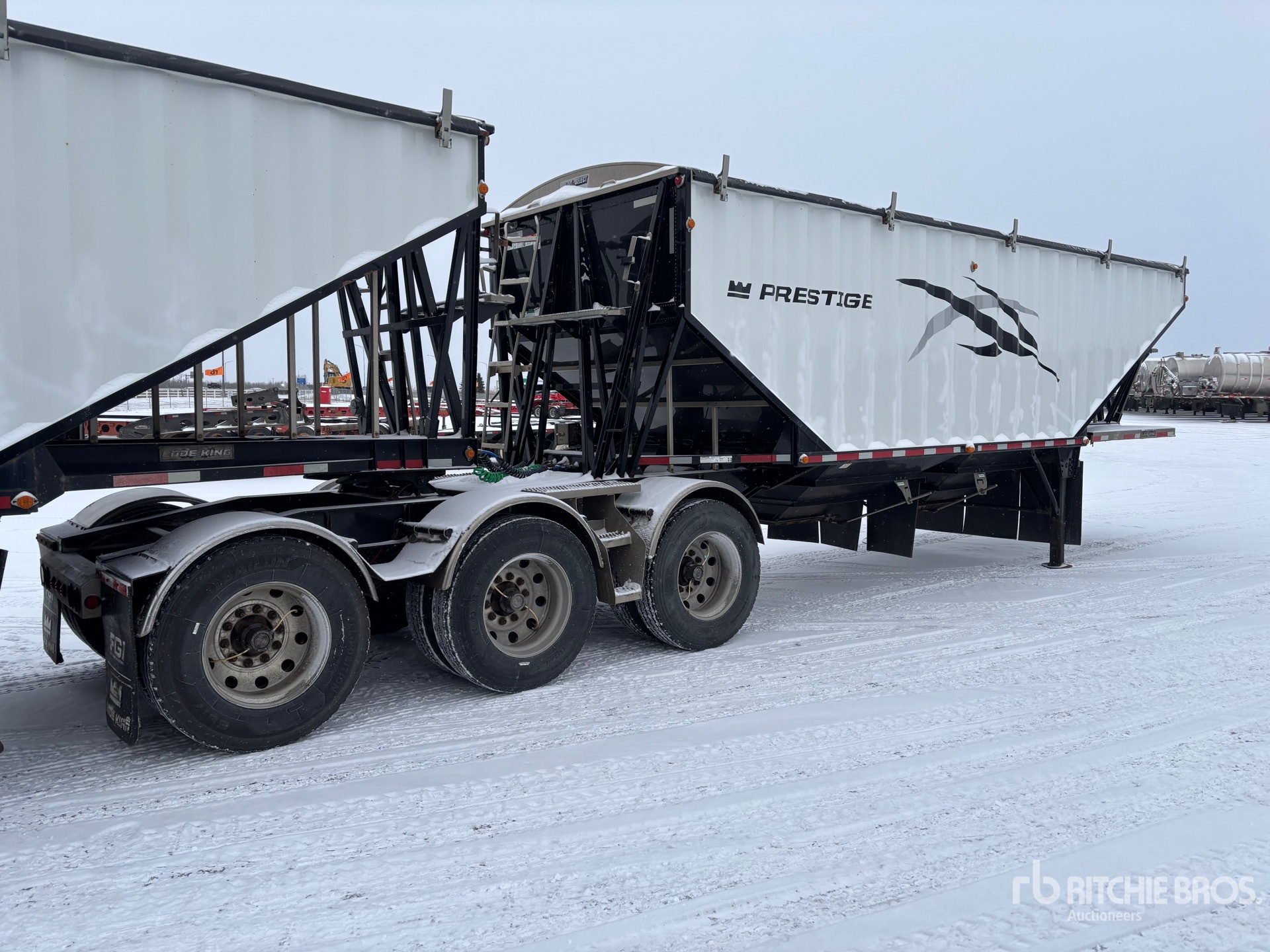 General Appearance with Imagen: esquina trasera derecha