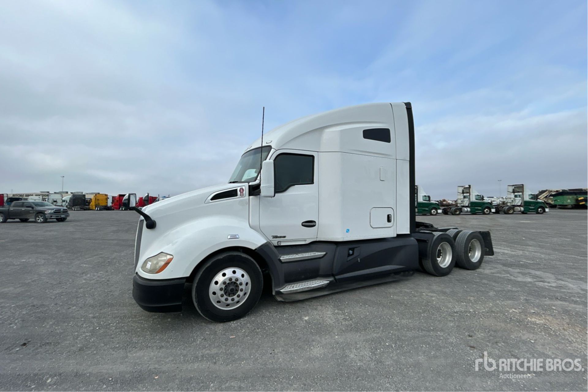 Aspect général with Image, coin avant gauche