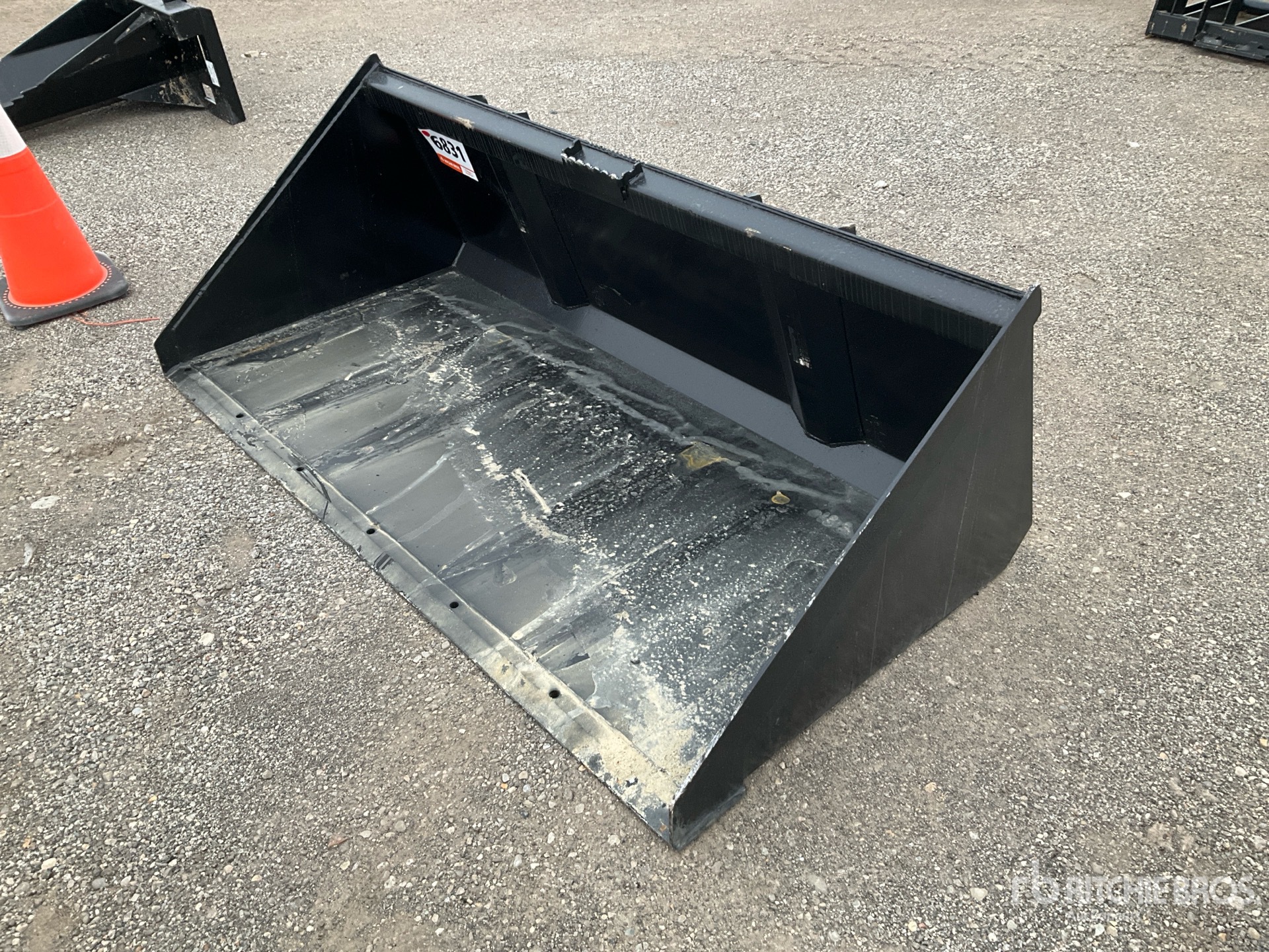 General Appearance with Foto, angolo anteriore sinistro