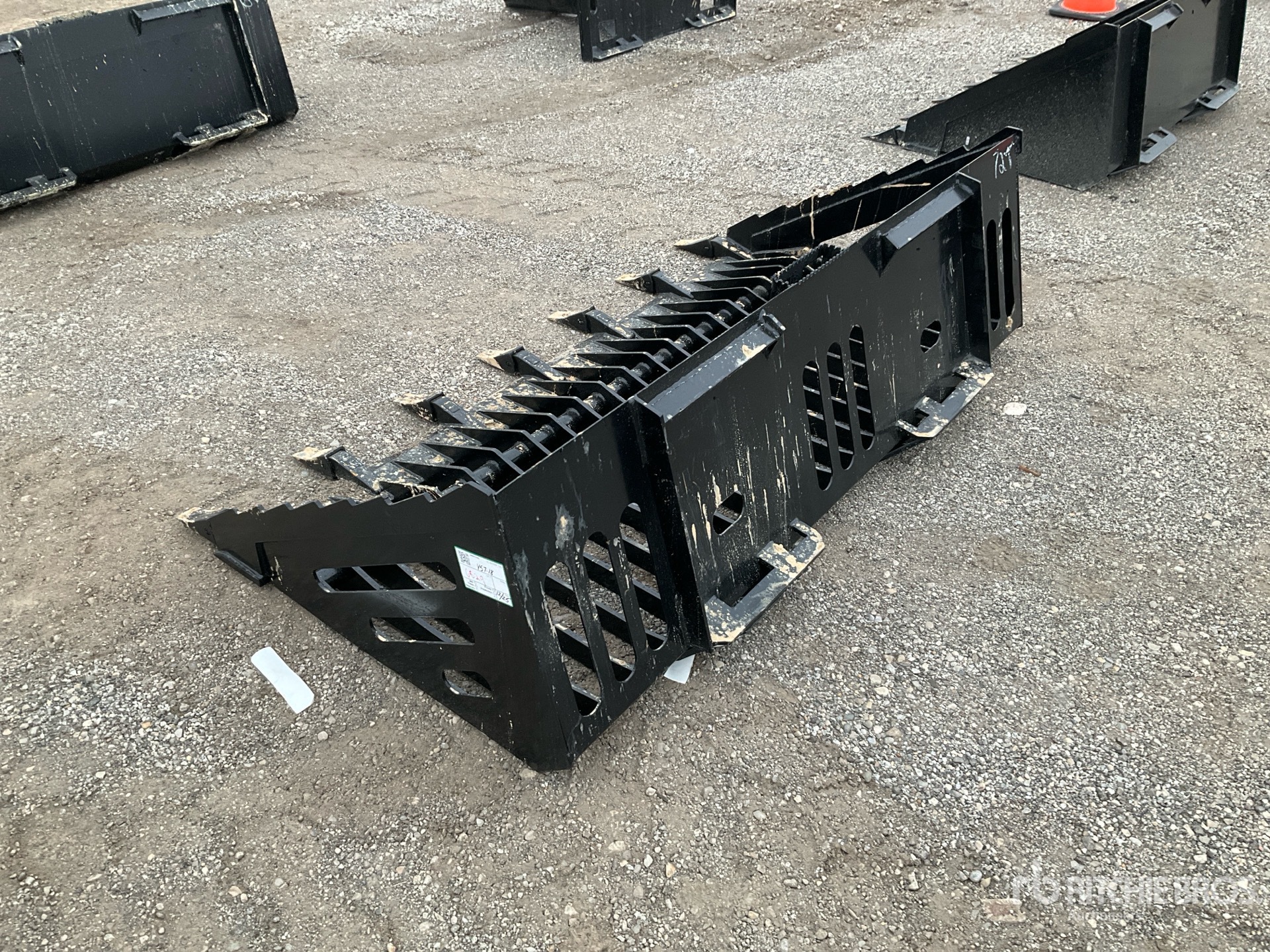 General Appearance with Foto, angolo posteriore sinistro