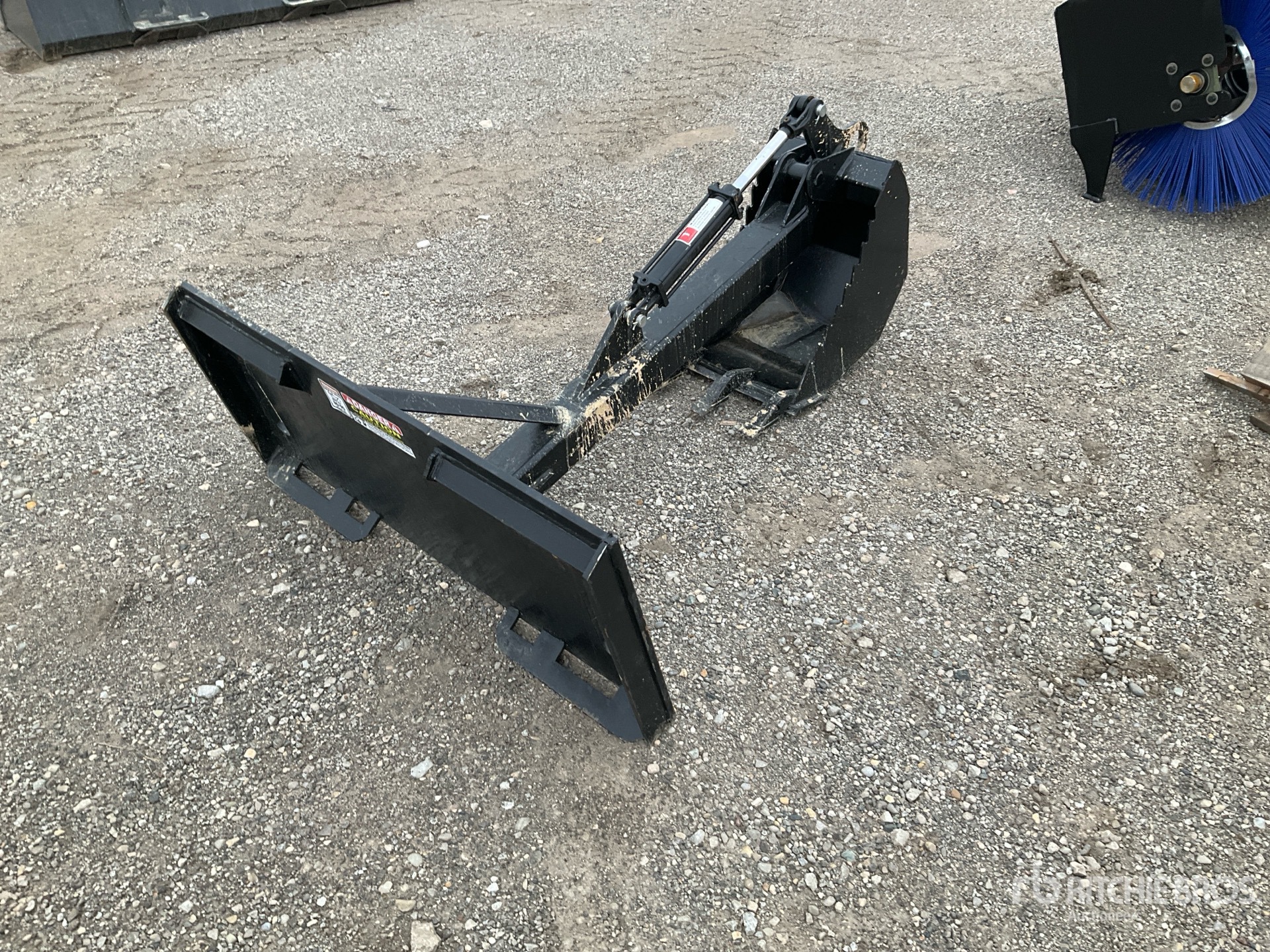 General Appearance with Bild, Ecke hinten rechts