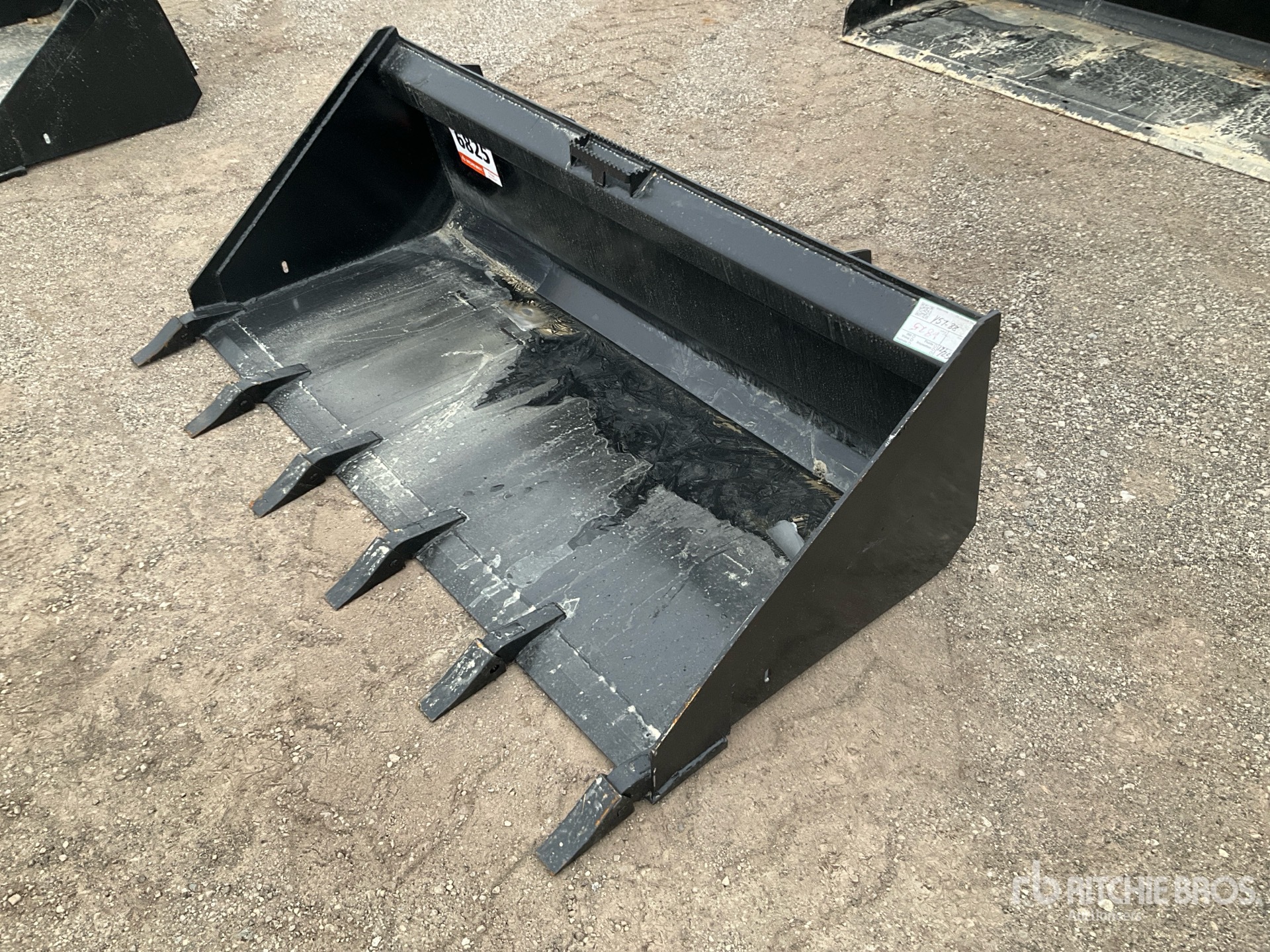 General Appearance with Foto, angolo anteriore sinistro