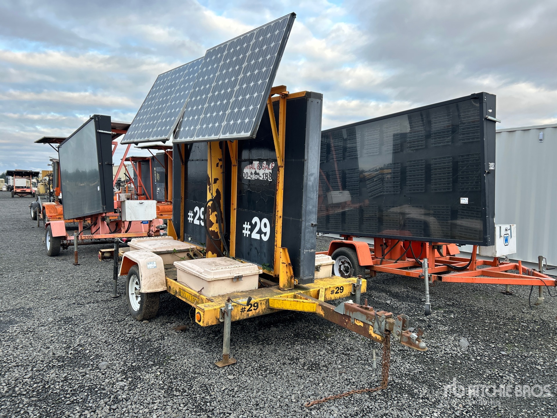 General Appearance with Bild, Ecke vorne rechts