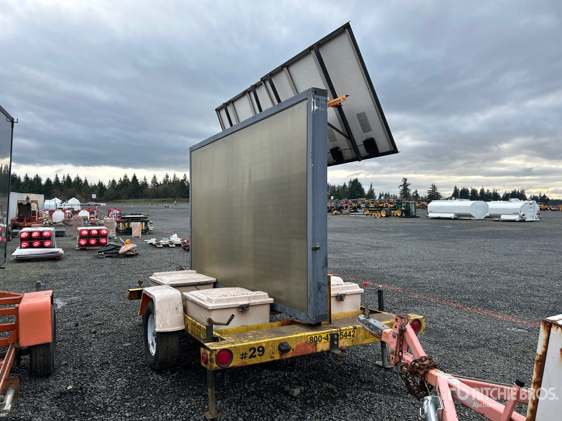 General Appearance with Bild, Ecke hinten links