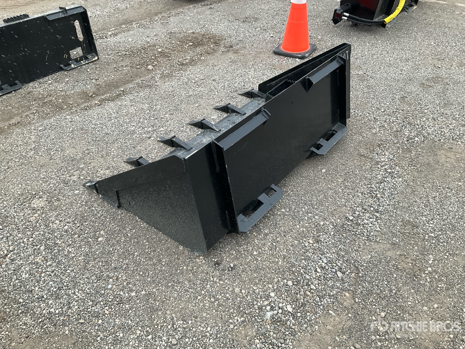 General Appearance with Foto, angolo posteriore sinistro